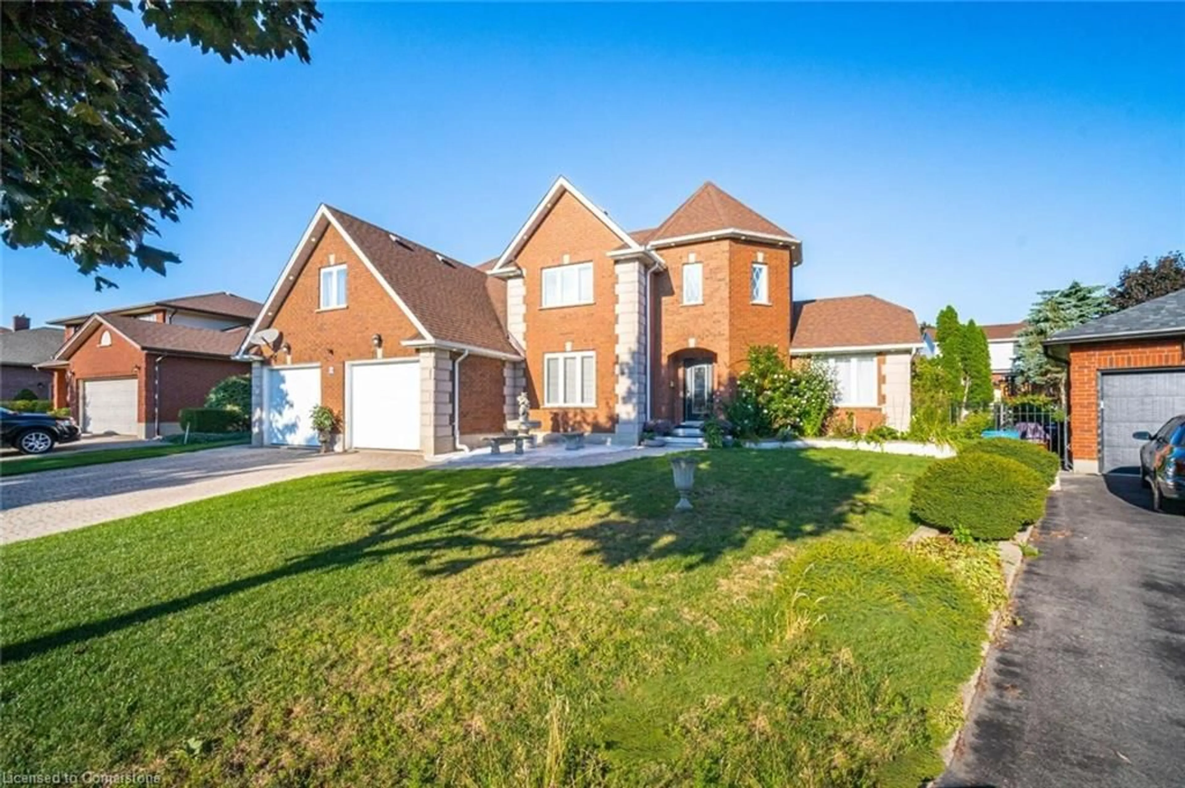 Home with brick exterior material, street for 41 Jadestone Crt, Kitchener Ontario N2A 3X7