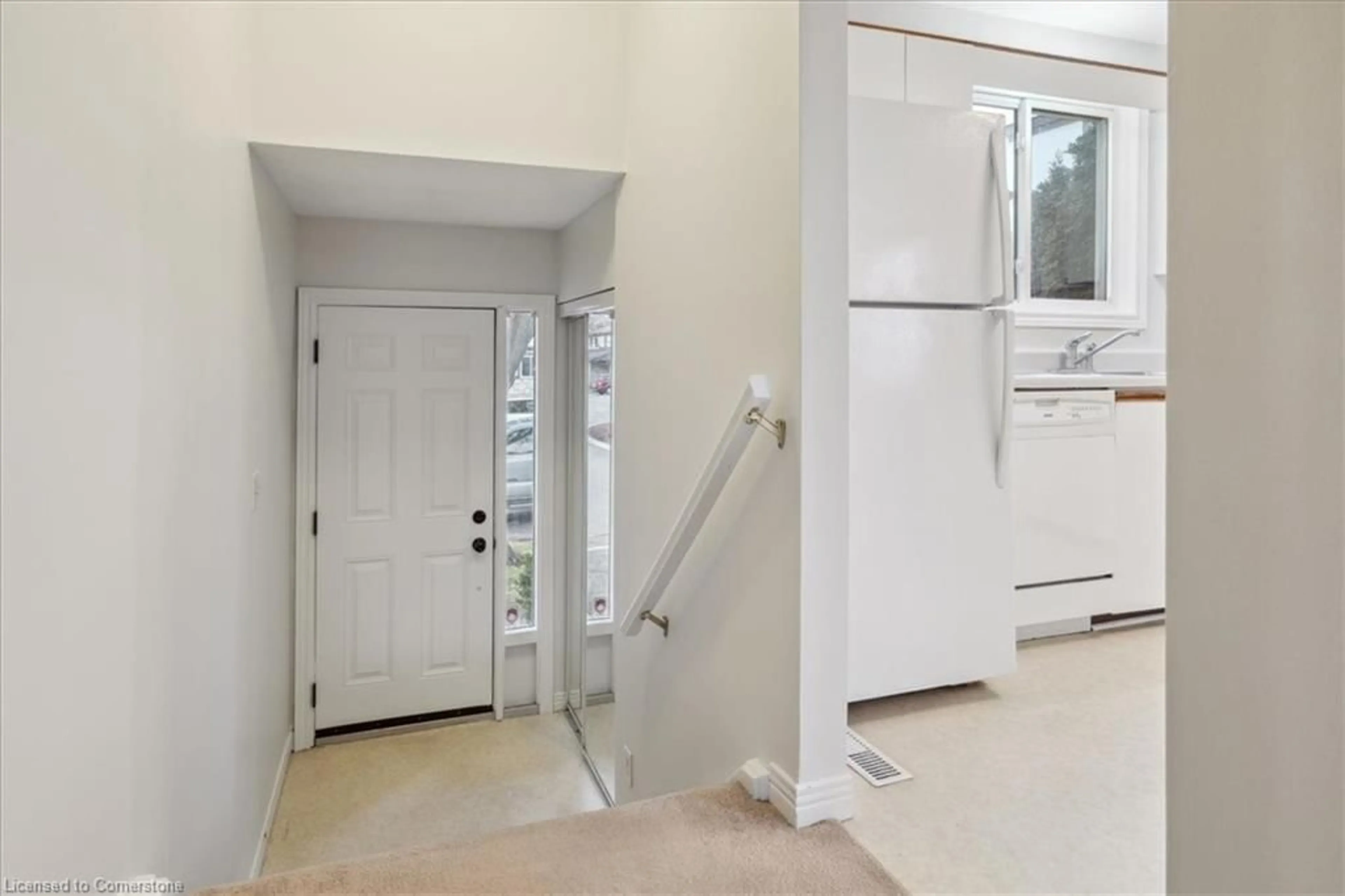 Indoor entryway for 2200 Glenwood School Dr #49, Burlington Ontario L7R 4H4