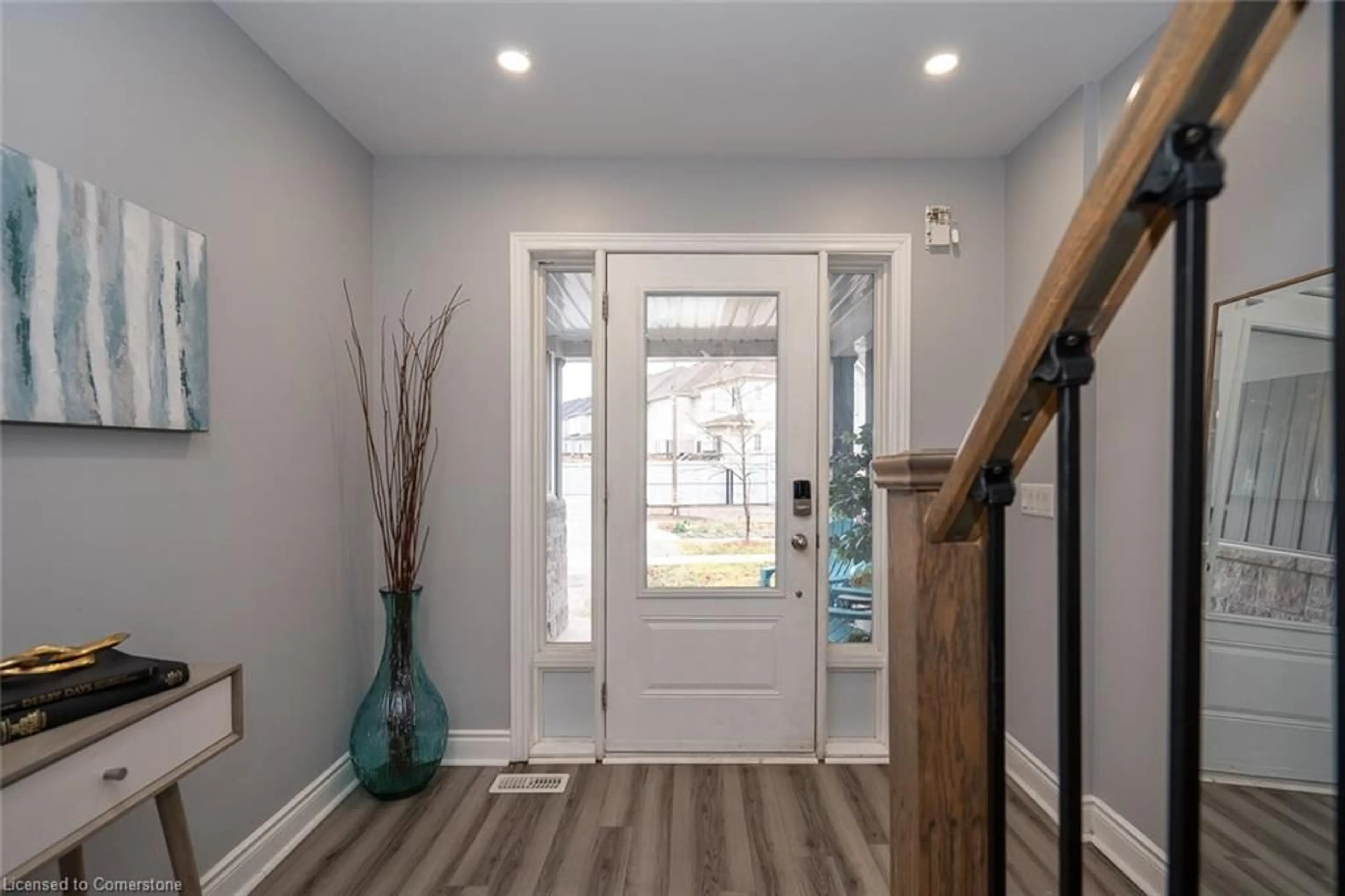 Indoor entryway for 734 Cook Cres, Shelburne Ontario L9V 3V2