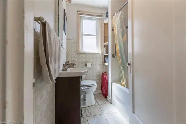 Additional property image - 62 Alma St