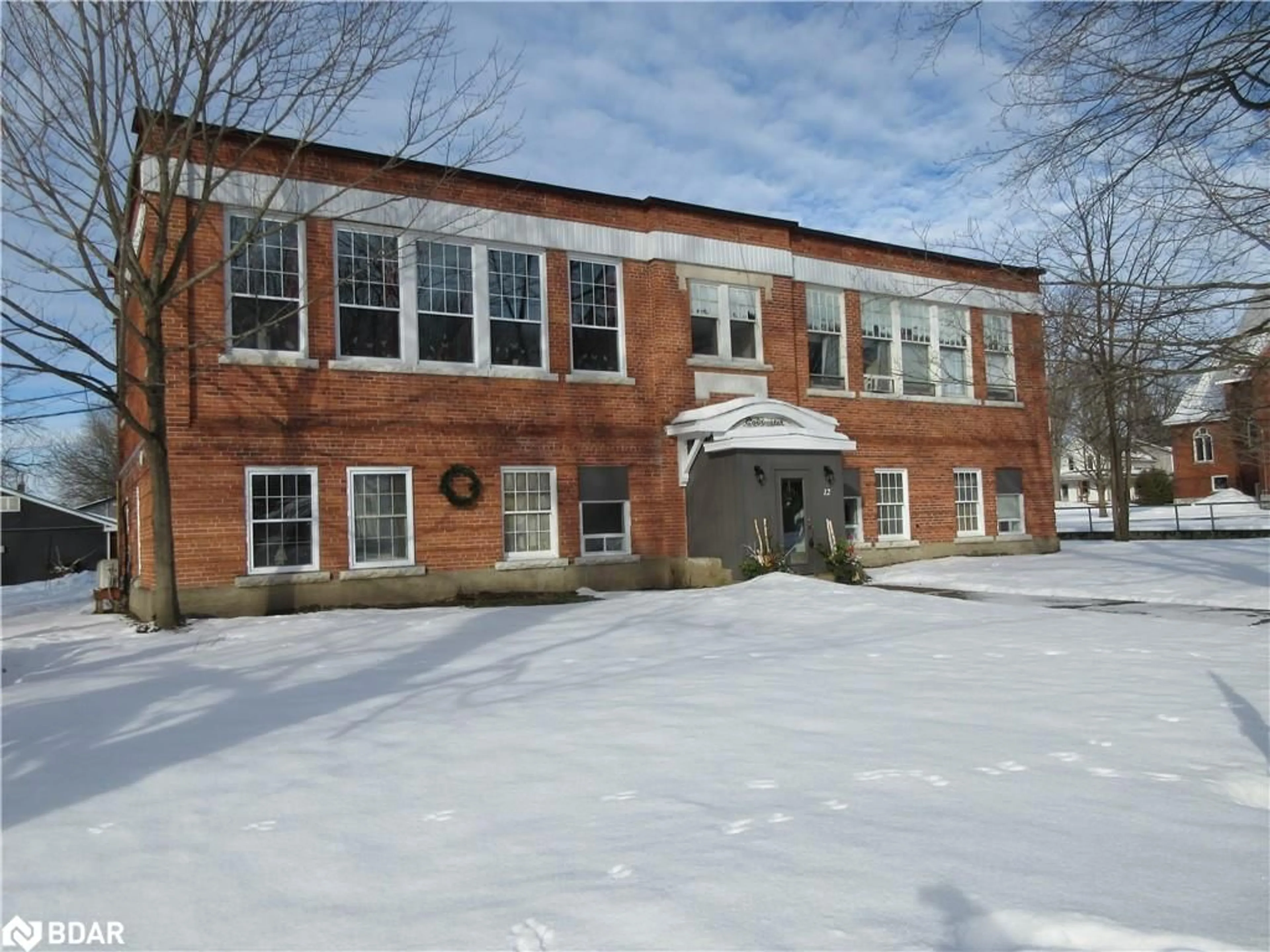 Indoor foyer for 12 Harriet St, Coldwater Ontario L0K 1E0