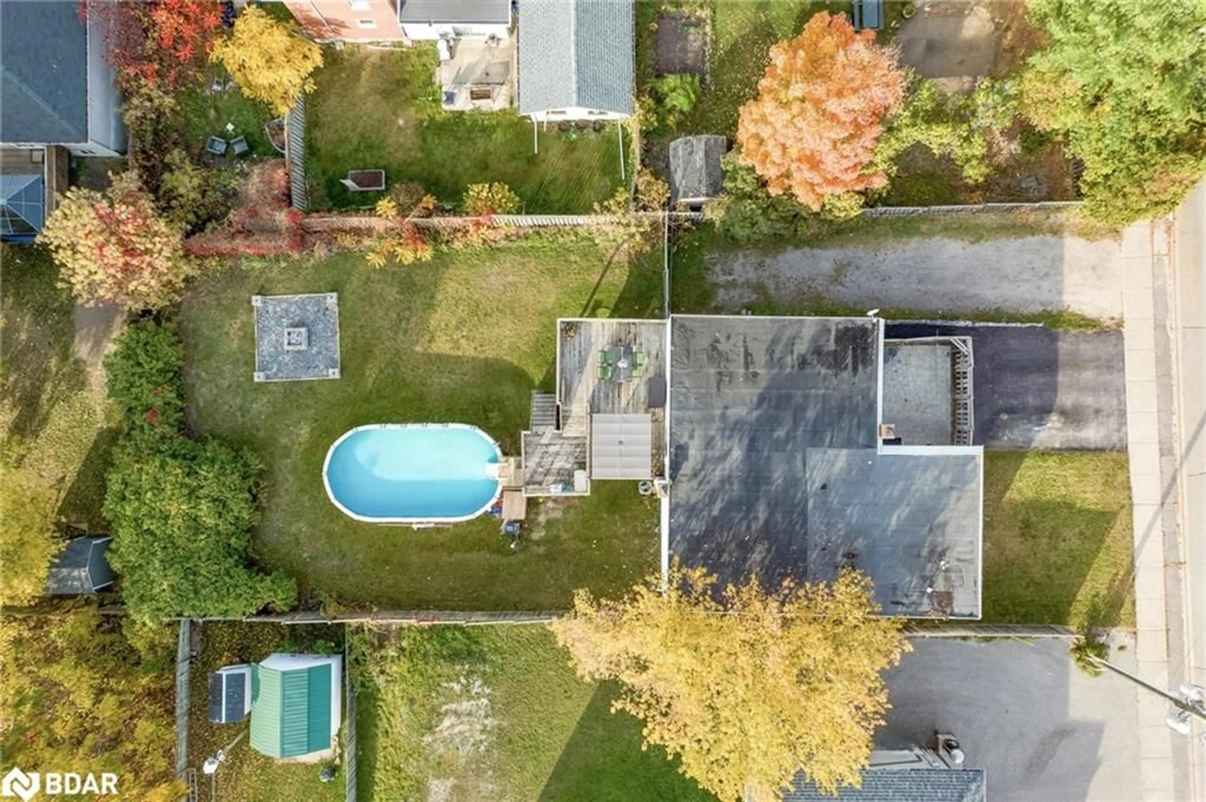 A pic from outside/outdoor area/front of a property/back of a property/a pic from drone, street for 138 Richard St, Victoria Harbour Ontario L0K 2A0