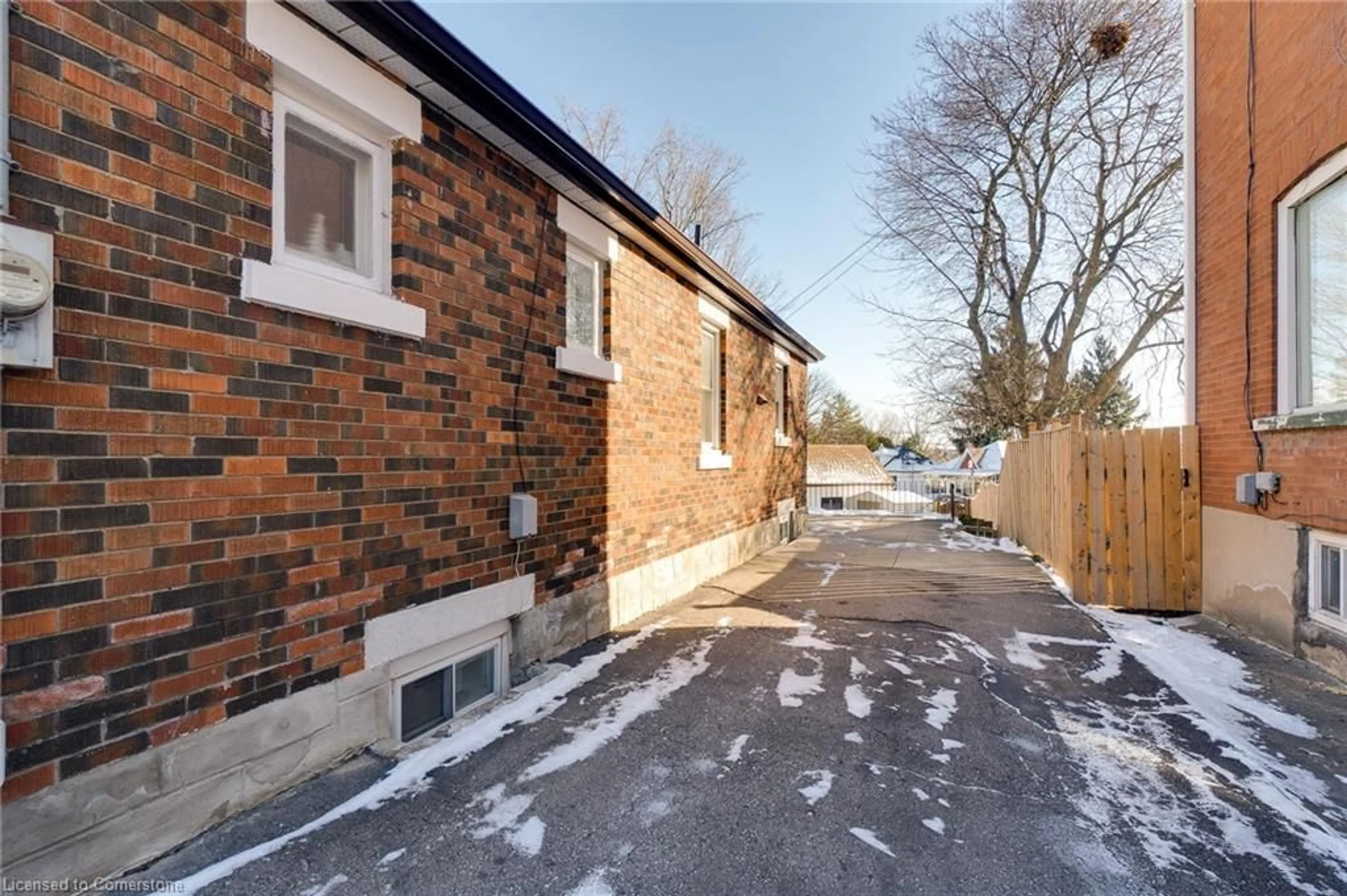 A pic from outside/outdoor area/front of a property/back of a property/a pic from drone, street for 245 St Andrews St, Cambridge Ontario N1S 1N6