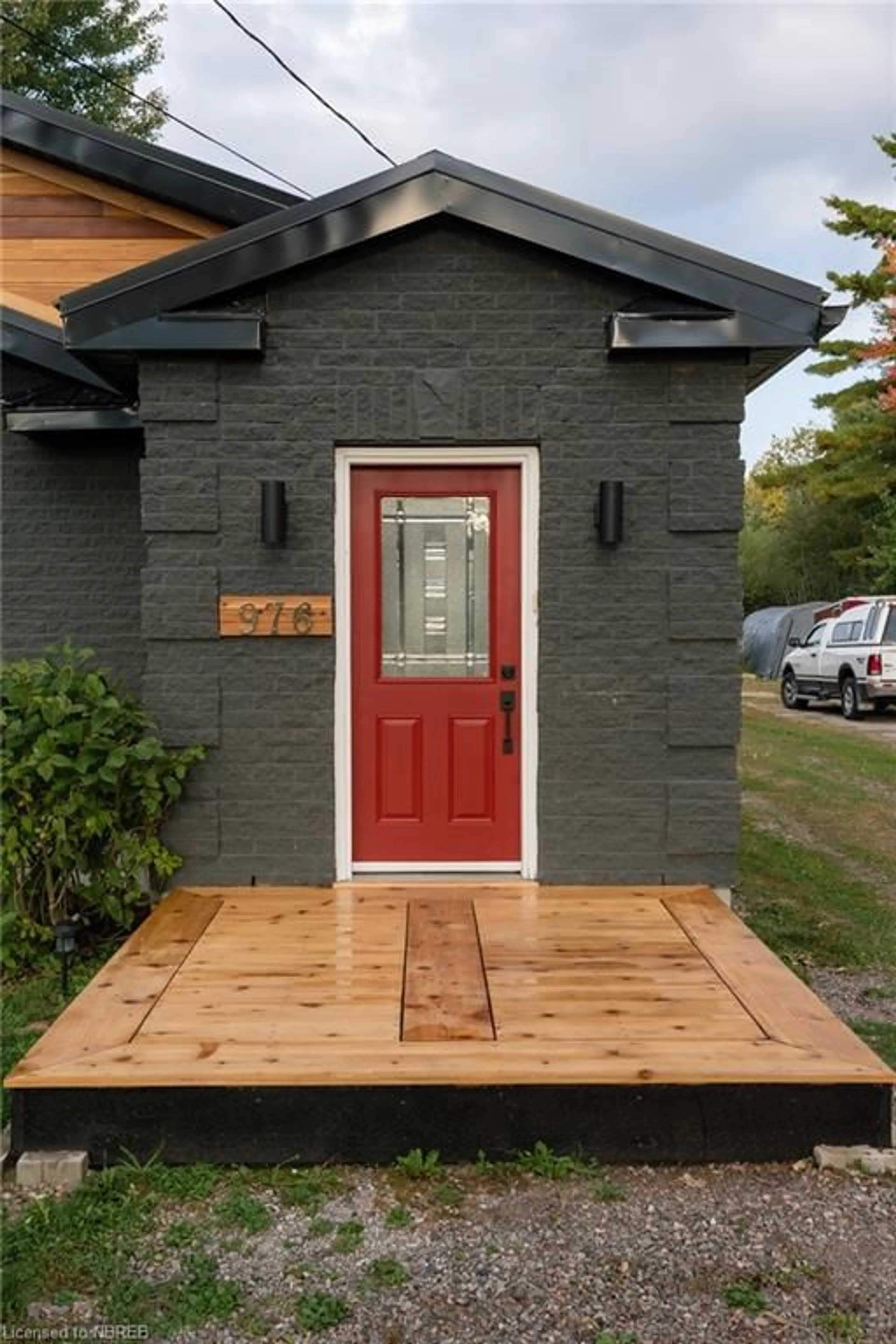 Unknown for 976 Premier Rd, North Bay Ontario P1A 2H8