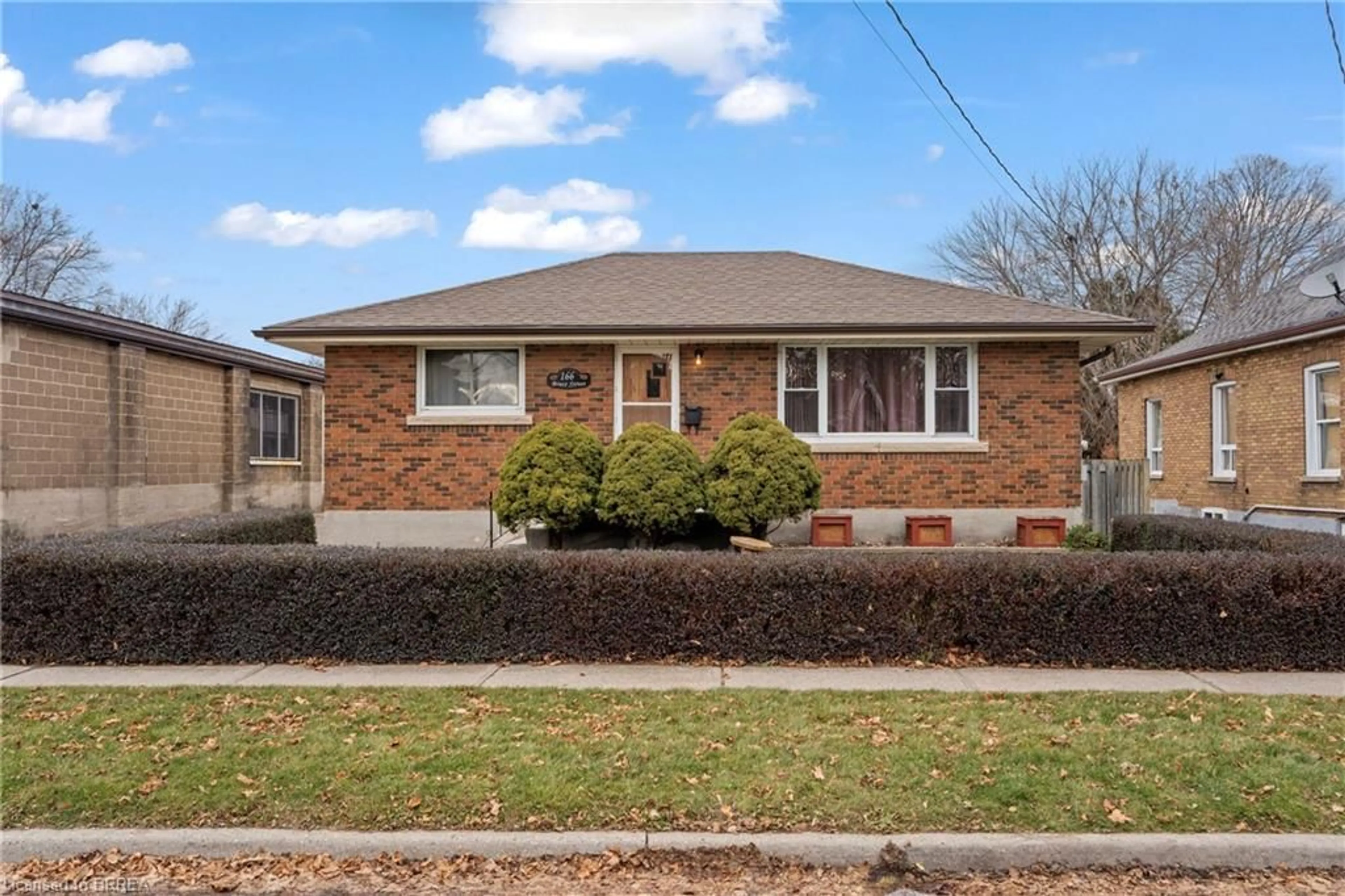 Home with brick exterior material, street for 166 Bruce St, Brantford Ontario N3S 4Z4