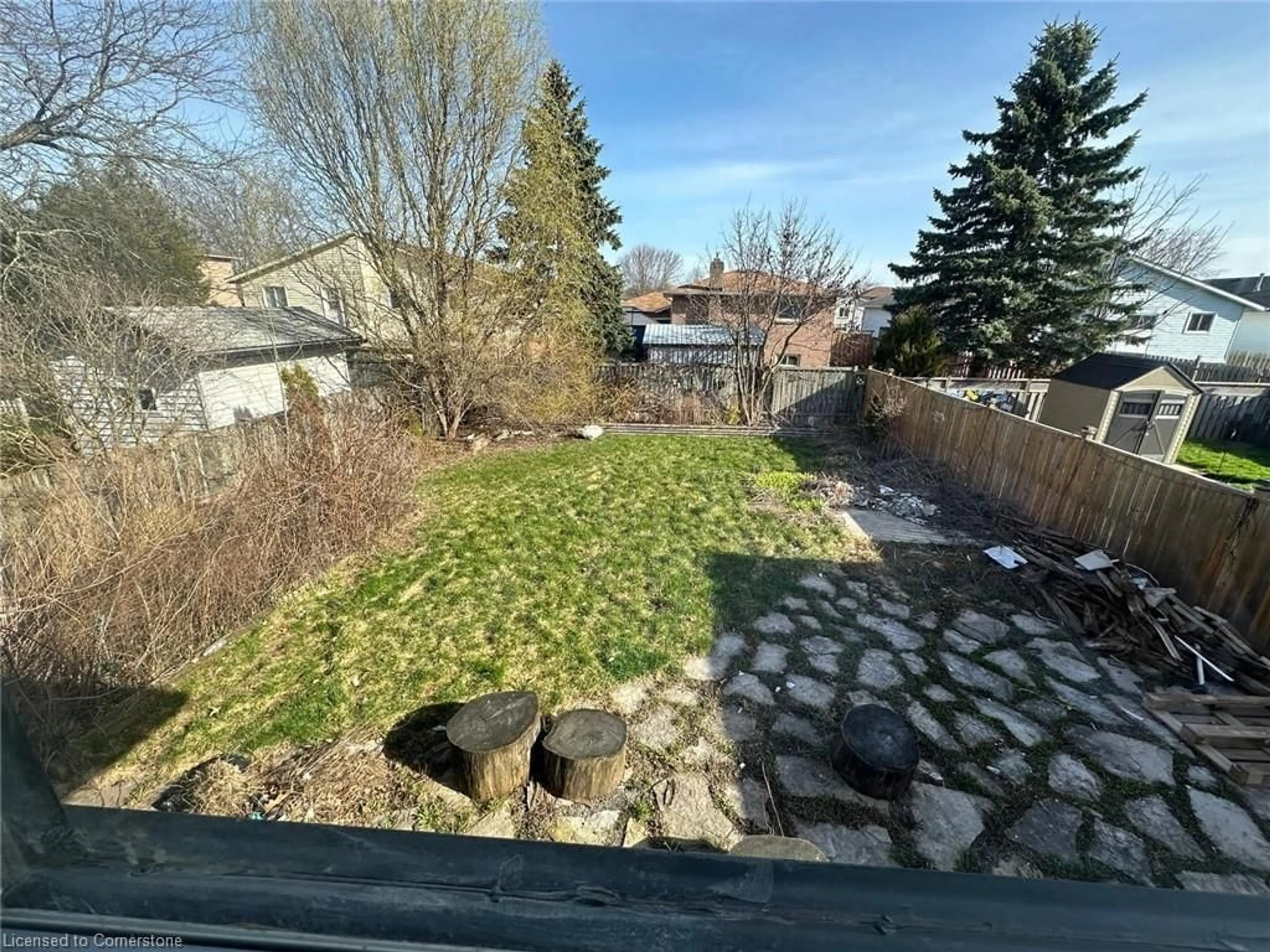 A pic from outside/outdoor area/front of a property/back of a property/a pic from drone, unknown for 48 Larchwood Cir, Welland Ontario L3T 6T2