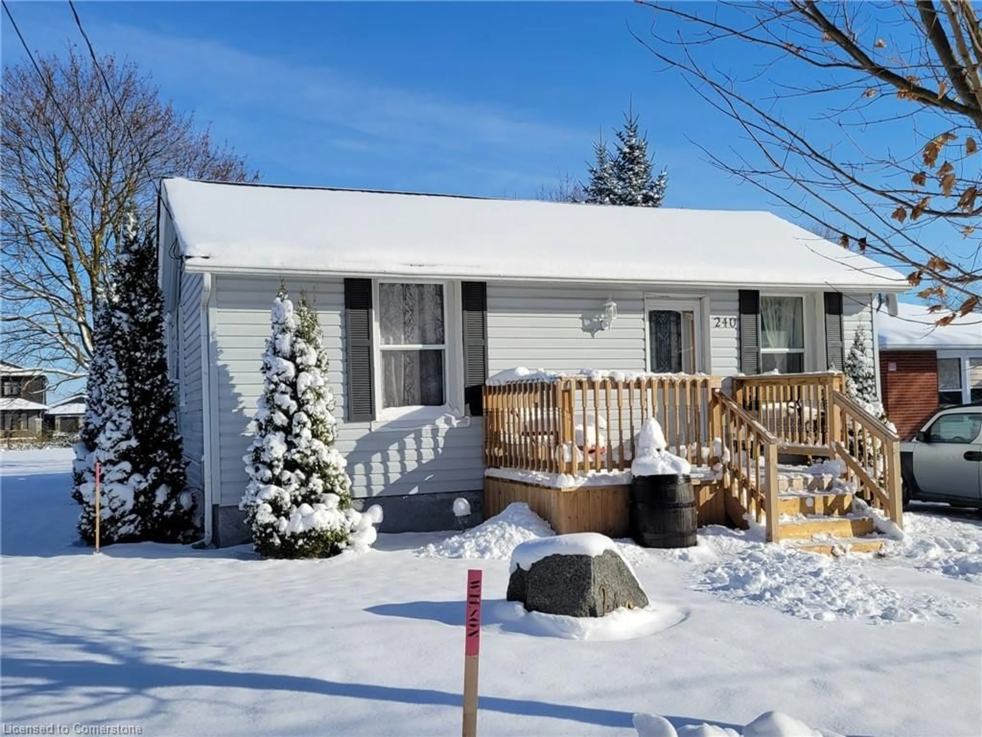 Home with vinyl exterior material, street for 240 Egremont St, Mount Forest Ontario N0G 2L2