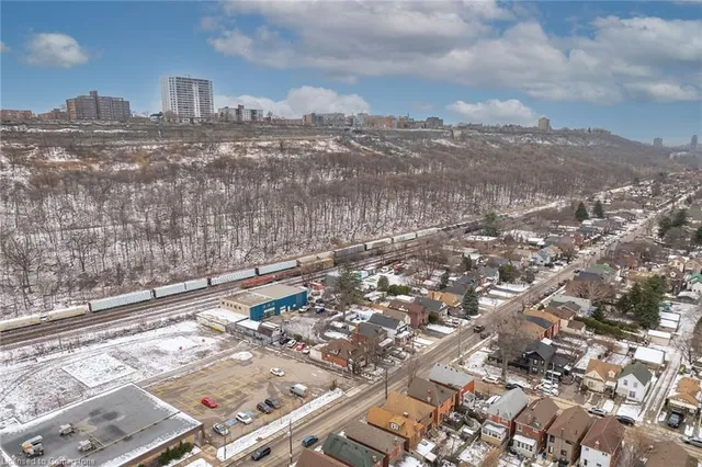 Additional property image - 356 Cumberland Ave