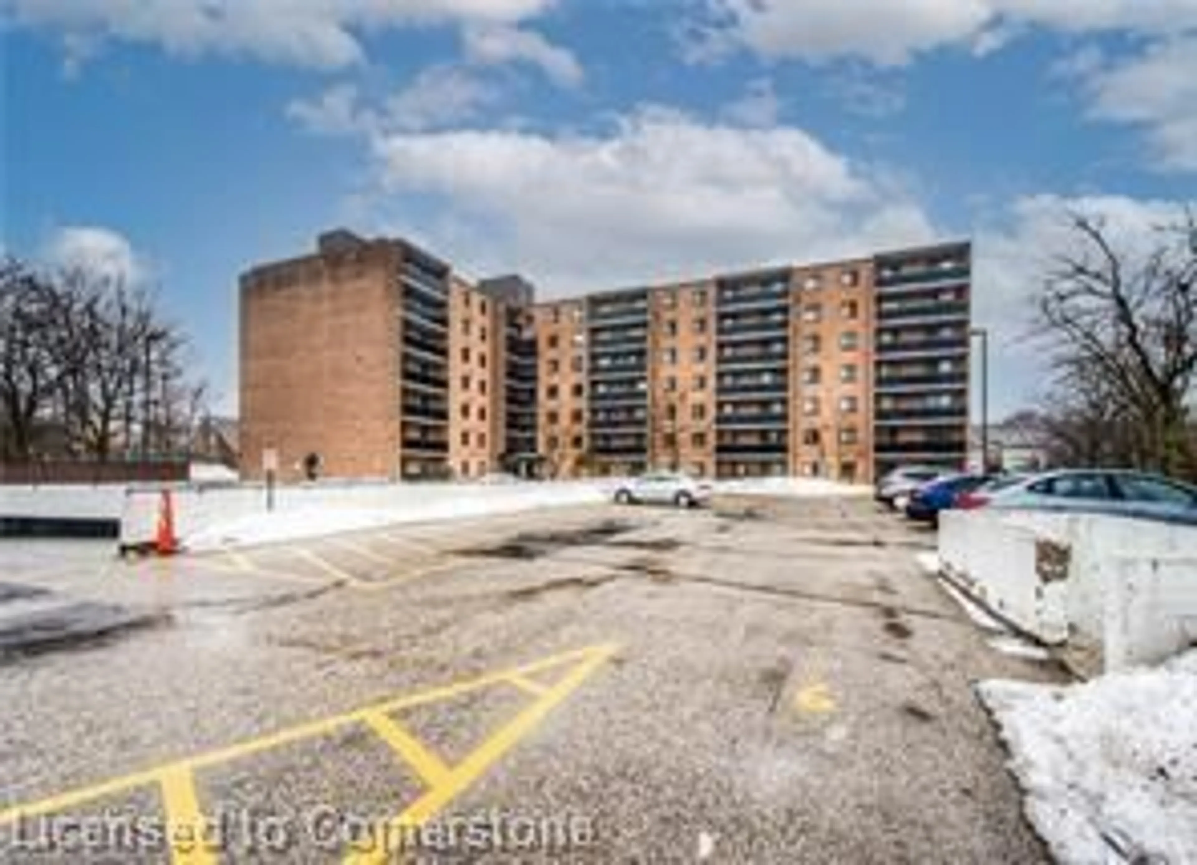 A pic from outside/outdoor area/front of a property/back of a property/a pic from drone, building for 29 West Ave #201, Kitchener Ontario N2M 5E4