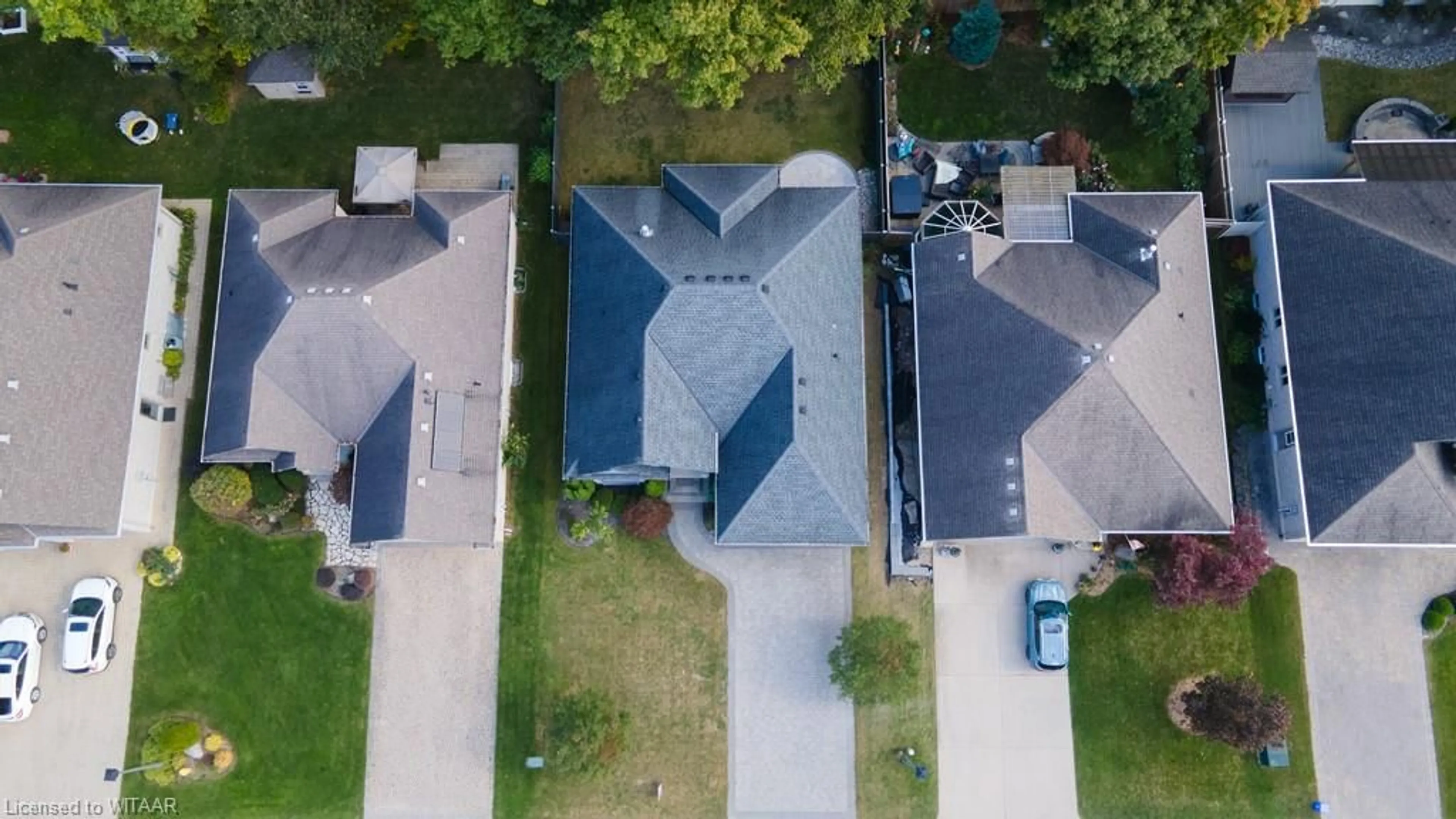 A pic from outside/outdoor area/front of a property/back of a property/a pic from drone, street for 6 Wood Haven Dr, Tillsonburg Ontario N4G 0A4