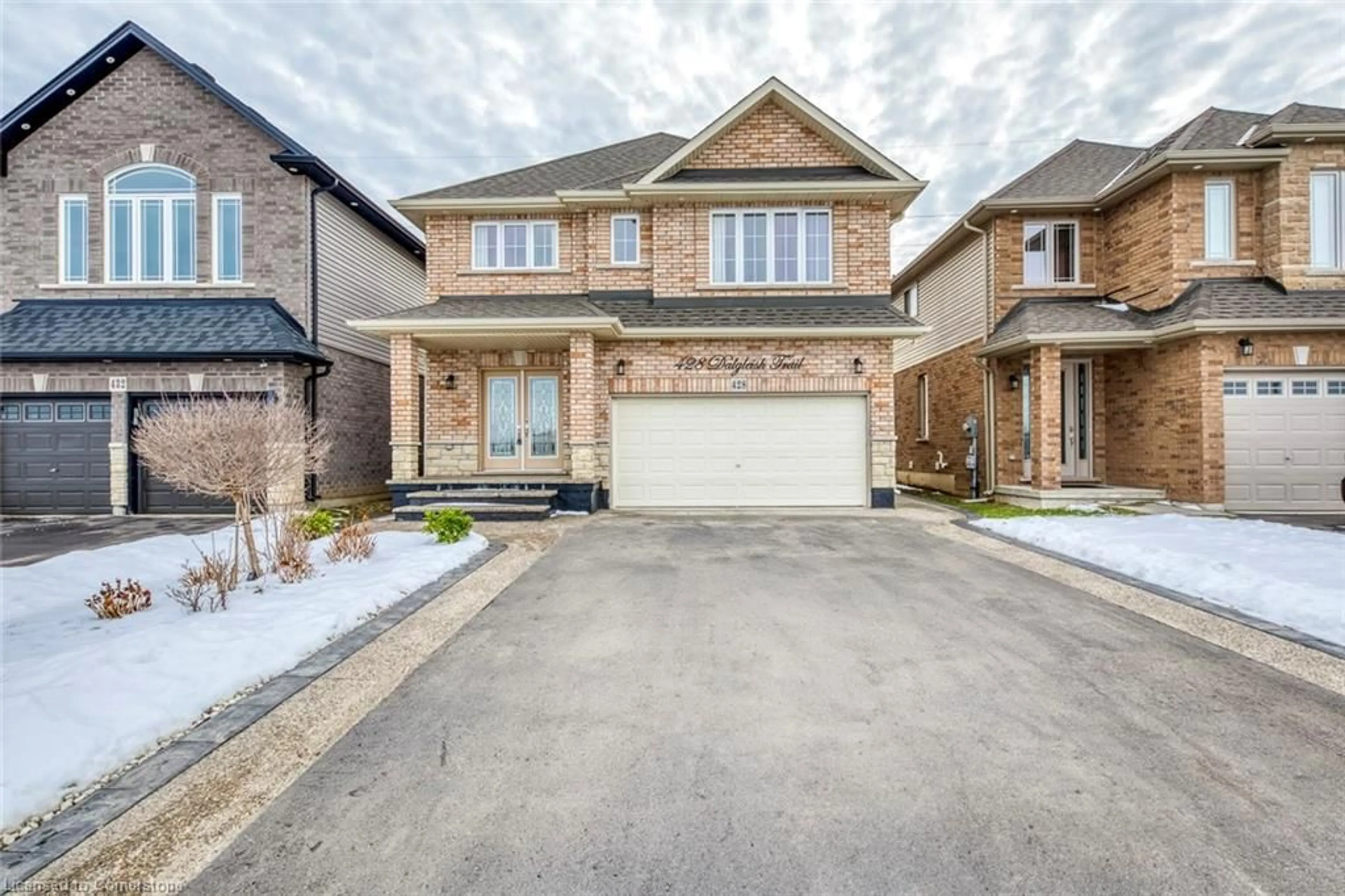 Home with brick exterior material, street for 428 Dalgleish Trail Trail, Stoney Creek Ontario L0R 1P0