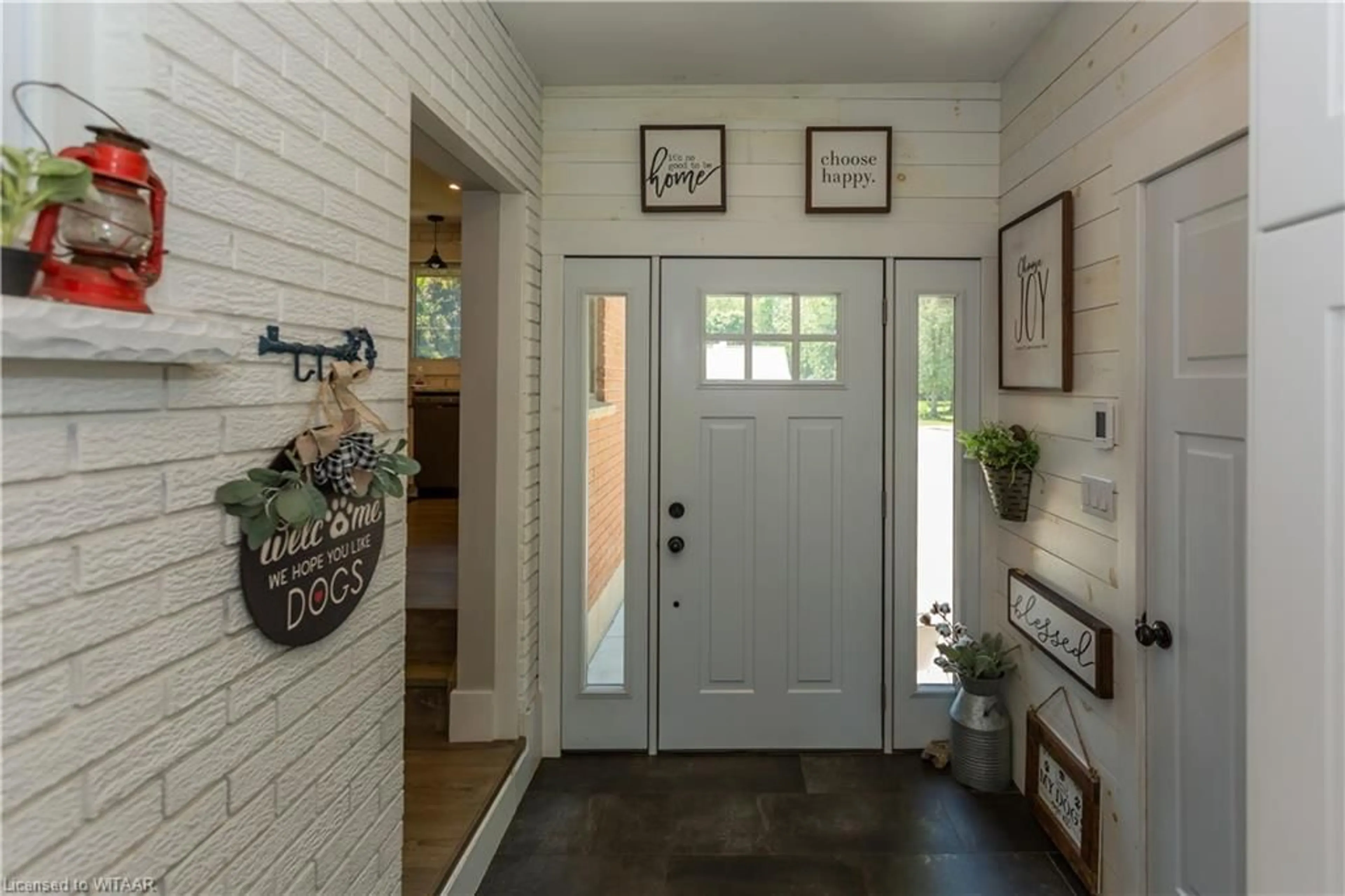 Indoor entryway for 30 Norfolk St, Otterville Ontario N0J 1R0