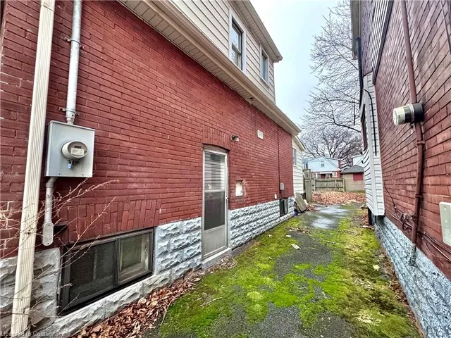 Additional property image - 20 Crosthwaite St