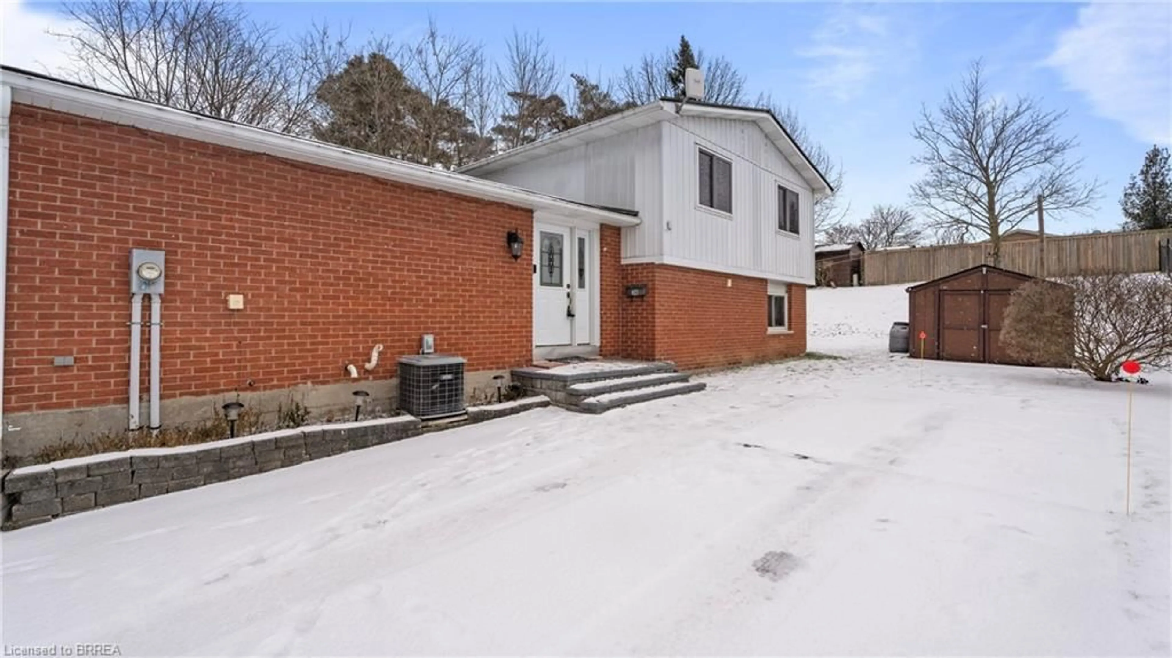 Home with brick exterior material, street for 36 Thorncliffe Rd, Simcoe Ontario N3Y 4V7