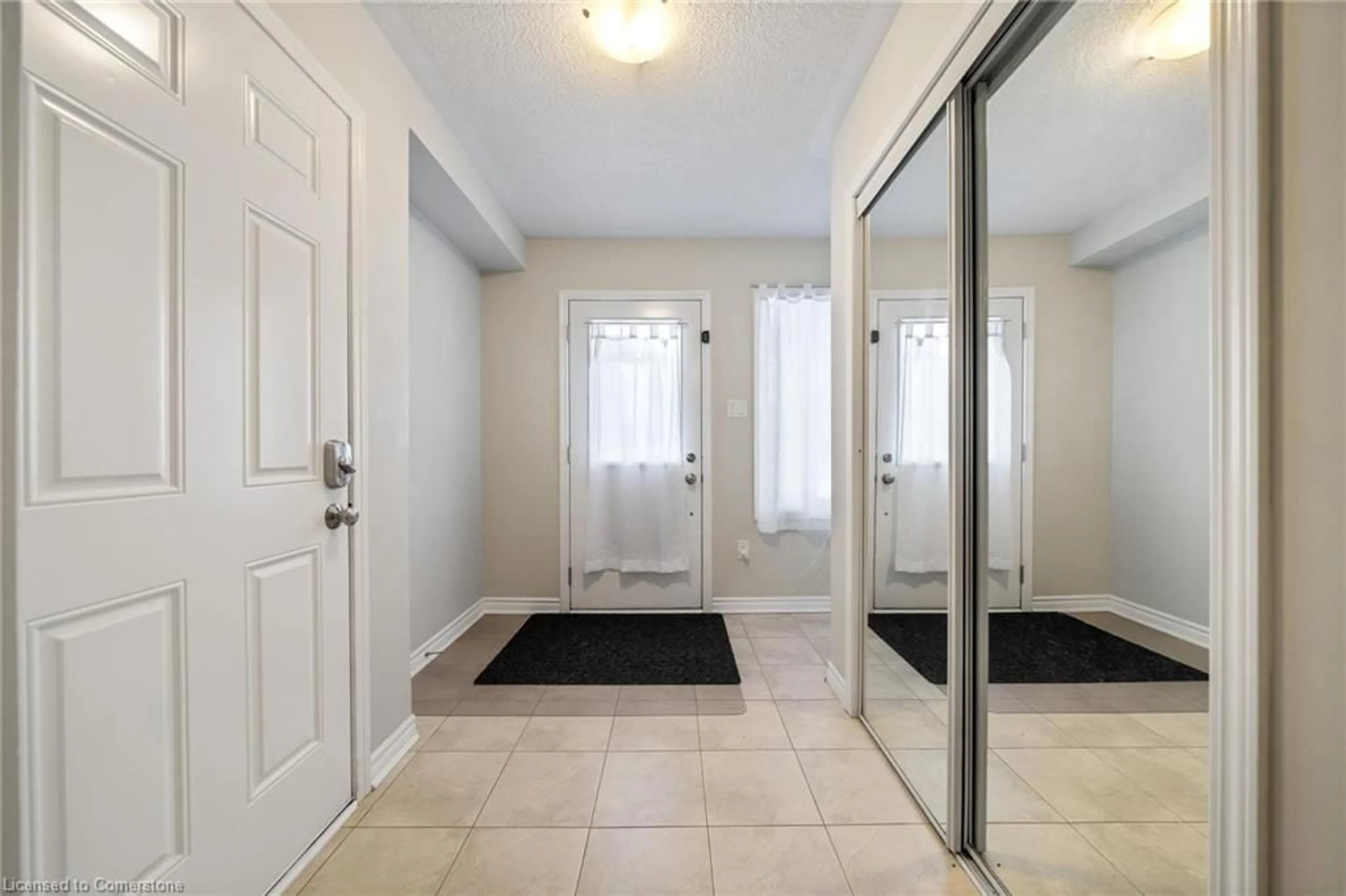 Indoor entryway for 289 Casson Point, Milton Ontario L9E 0A1