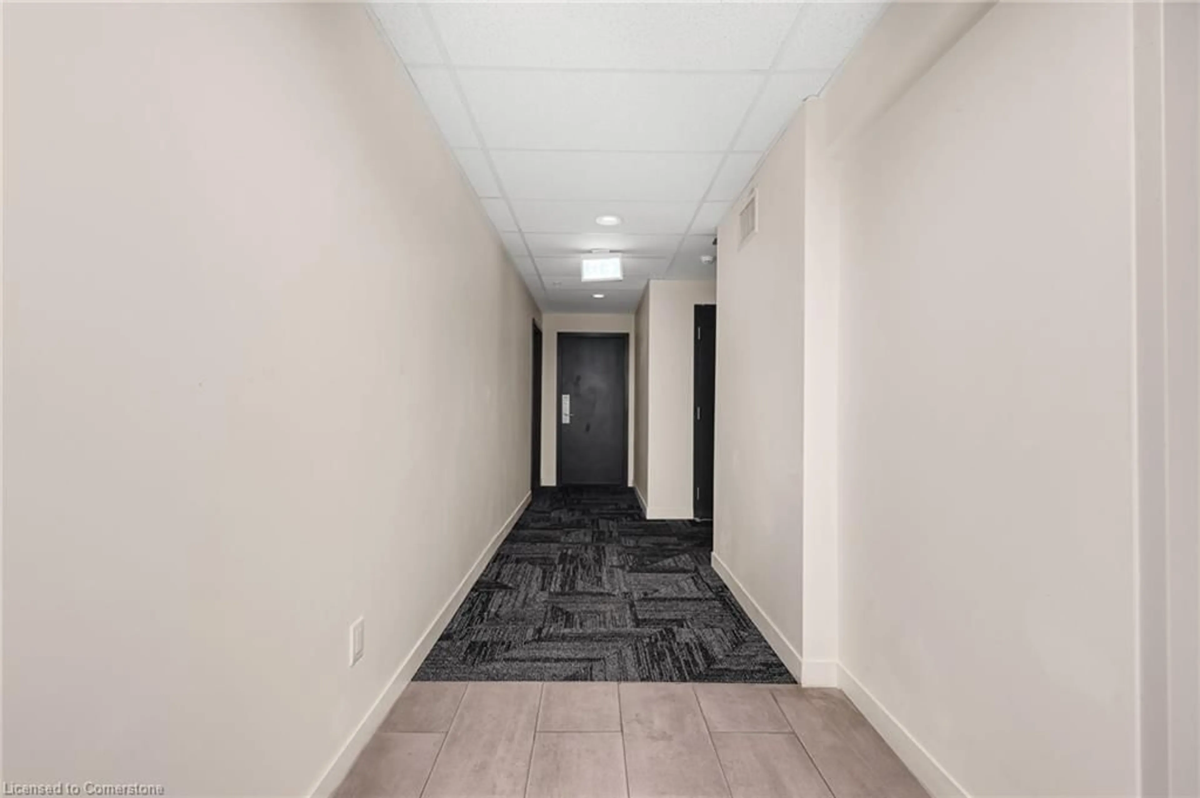 Indoor foyer for 128 King St #807, Waterloo Ontario N2J 0E9