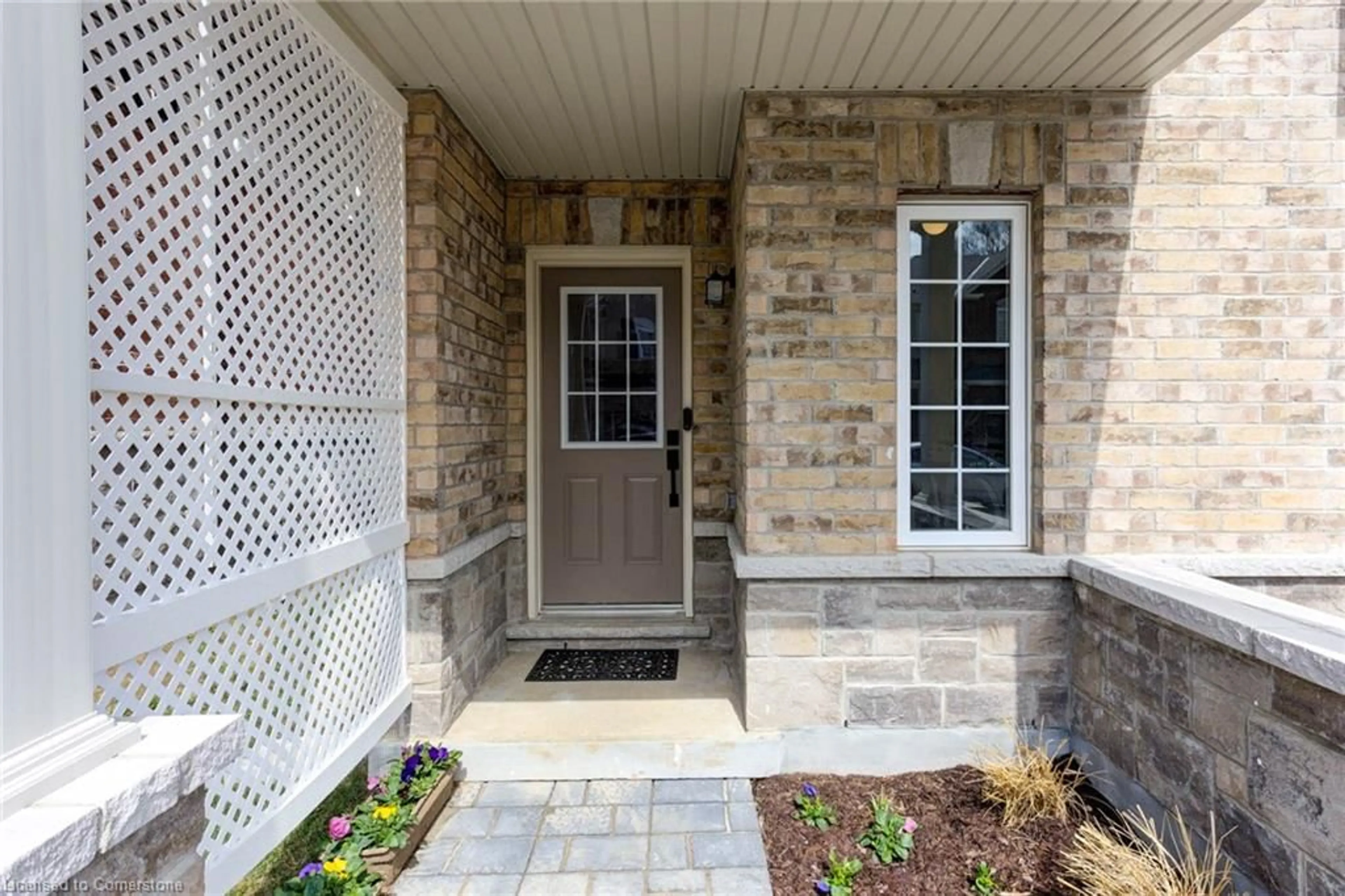 Indoor entryway for 57 Dewberry Dr, Kitchener Ontario N2B 0A9