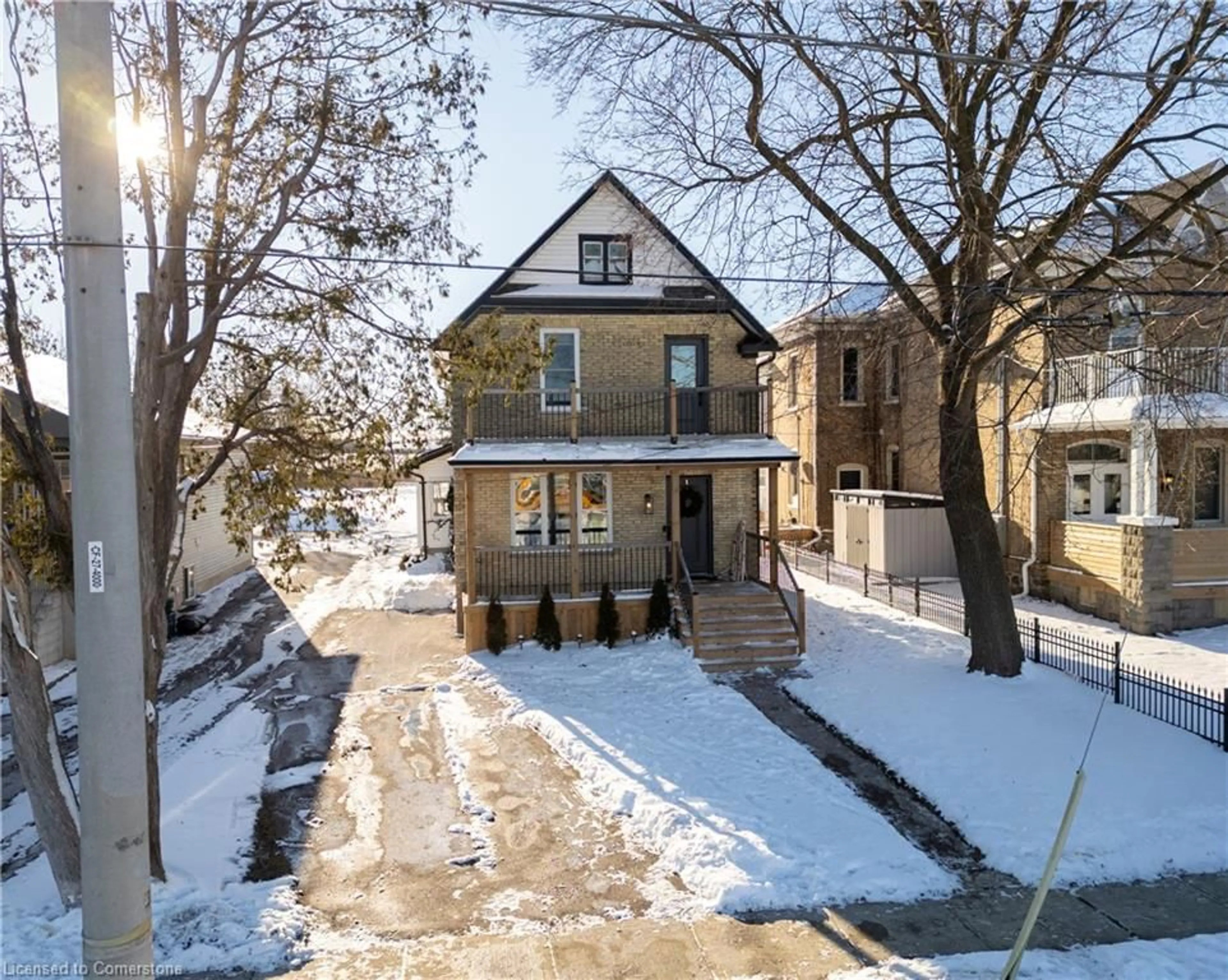 A pic from outside/outdoor area/front of a property/back of a property/a pic from drone, street for 54 Mill St, Baden Ontario N3A 2N6