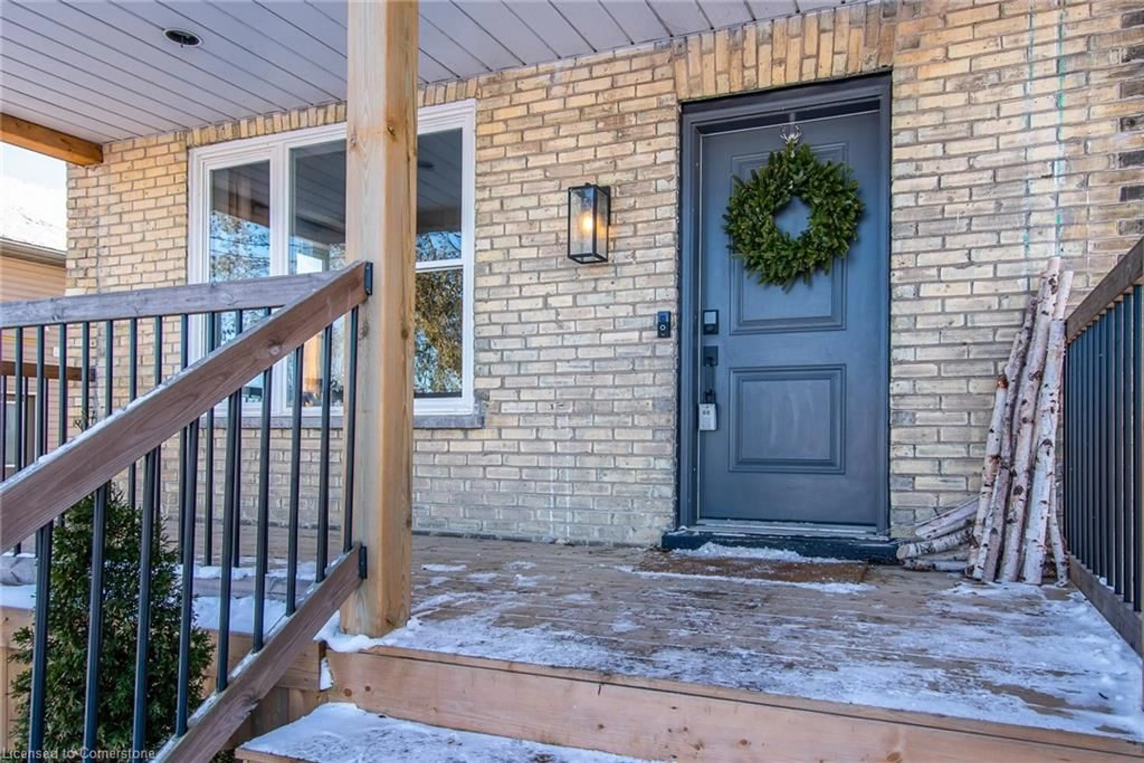 Indoor entryway for 54 Mill St, Baden Ontario N3A 2N6