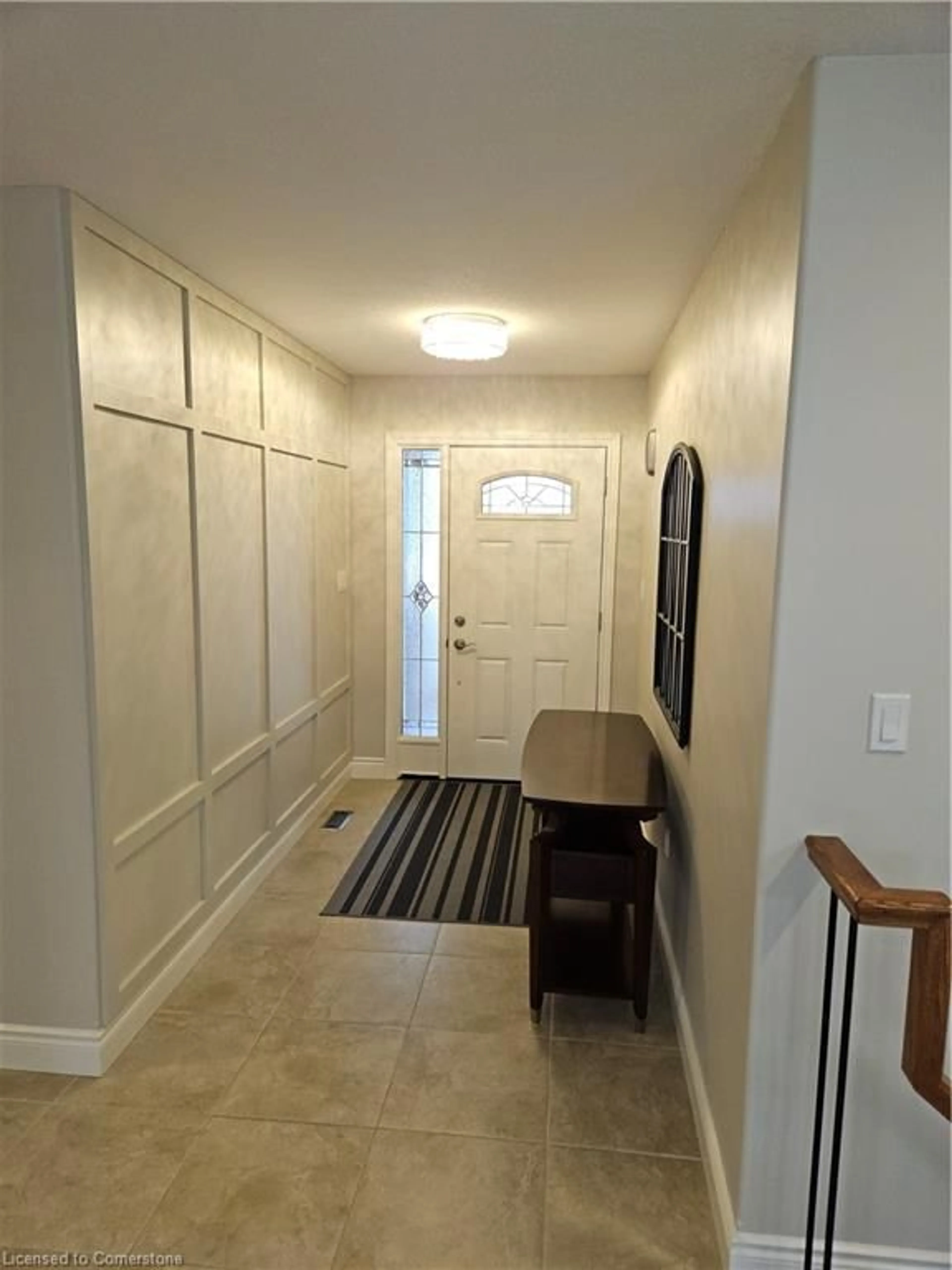 Indoor entryway for 4030 Englehart Dr, Petrolia Ontario N0N 1R0