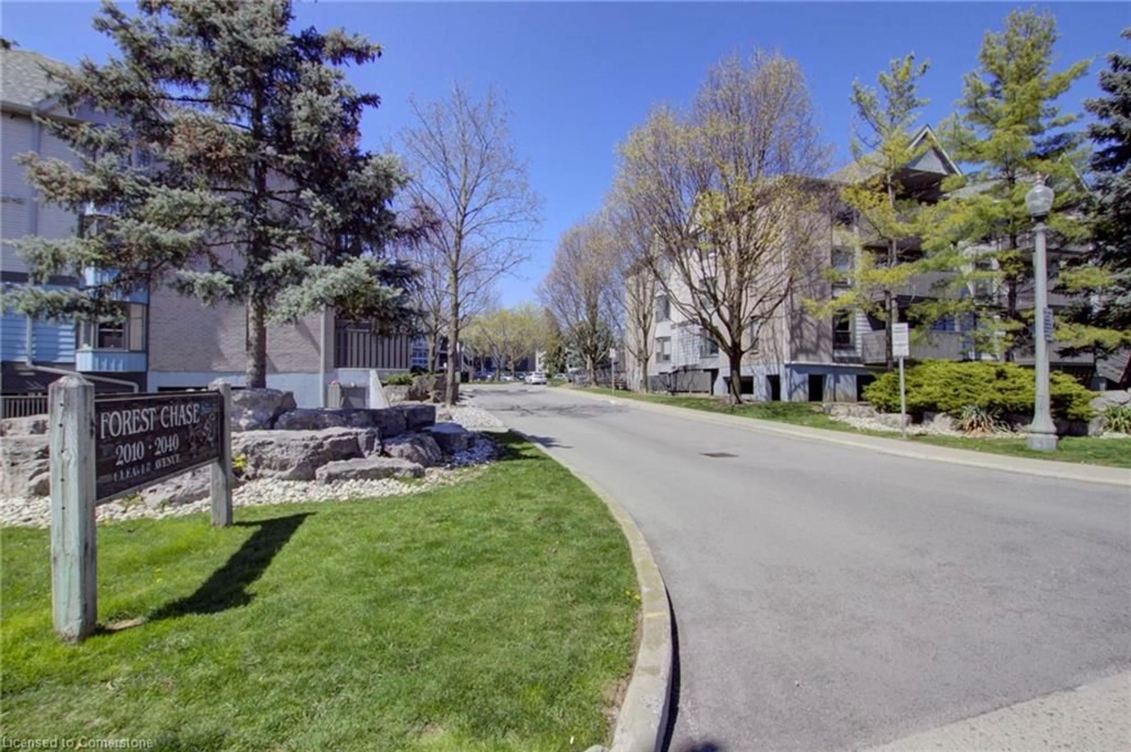 A pic from outside/outdoor area/front of a property/back of a property/a pic from drone, street for 2030 Cleaver Ave #213, Burlington Ontario L7M 4C3