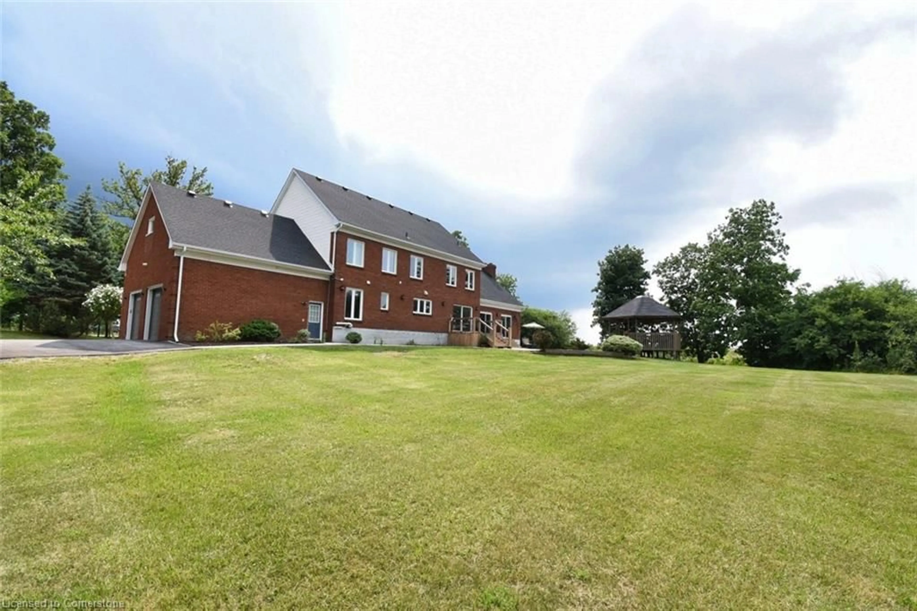 A pic from outside/outdoor area/front of a property/back of a property/a pic from drone, unknown for 237 Highland Rd, Stoney Creek Ontario L8J 3E6