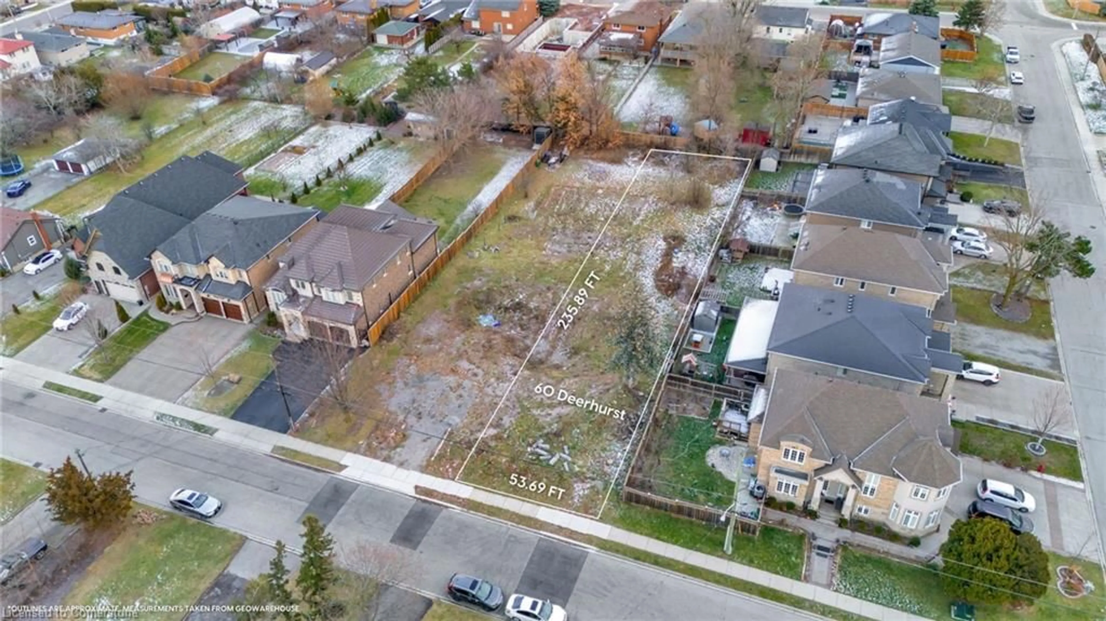 A pic from outside/outdoor area/front of a property/back of a property/a pic from drone, street for 60 Deerhurst Rd, Stoney Creek Ontario L8E 2E6