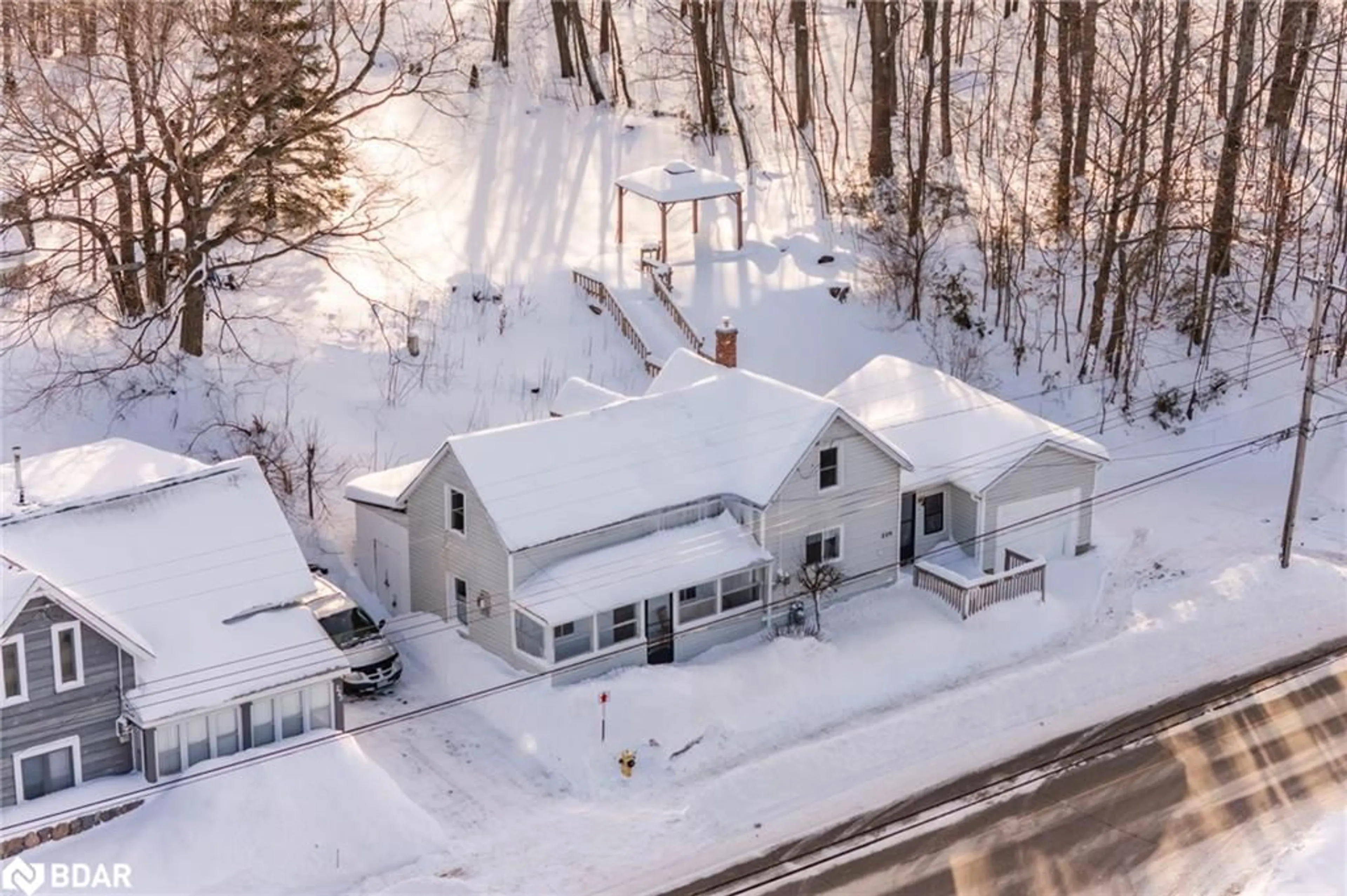 A pic from outside/outdoor area/front of a property/back of a property/a pic from drone, street for 229 William St, Victoria Harbour Ontario L0K 2A0