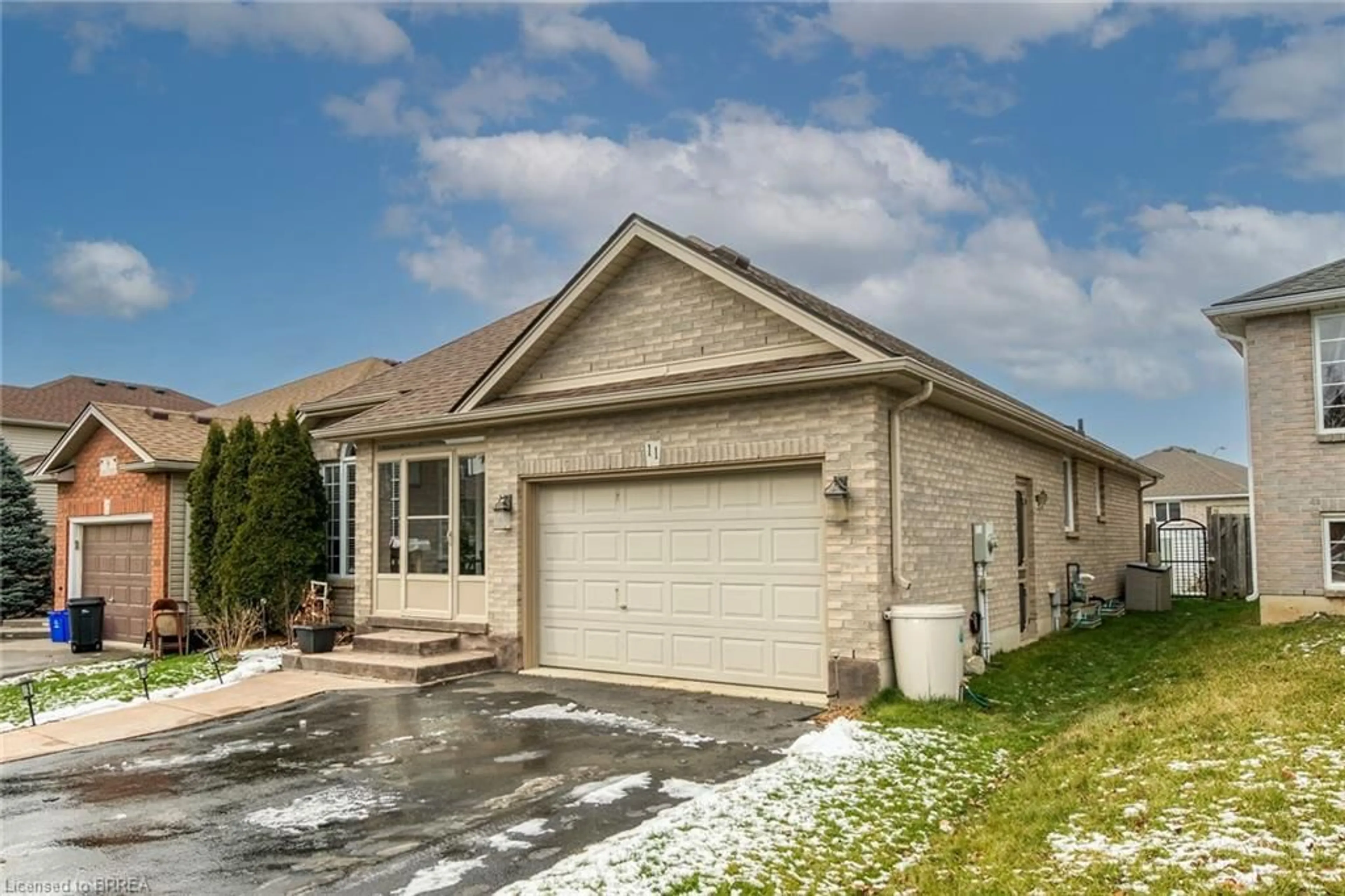 Home with brick exterior material, street for 11 Gaal Crt, Brantford Ontario N3T 6R4