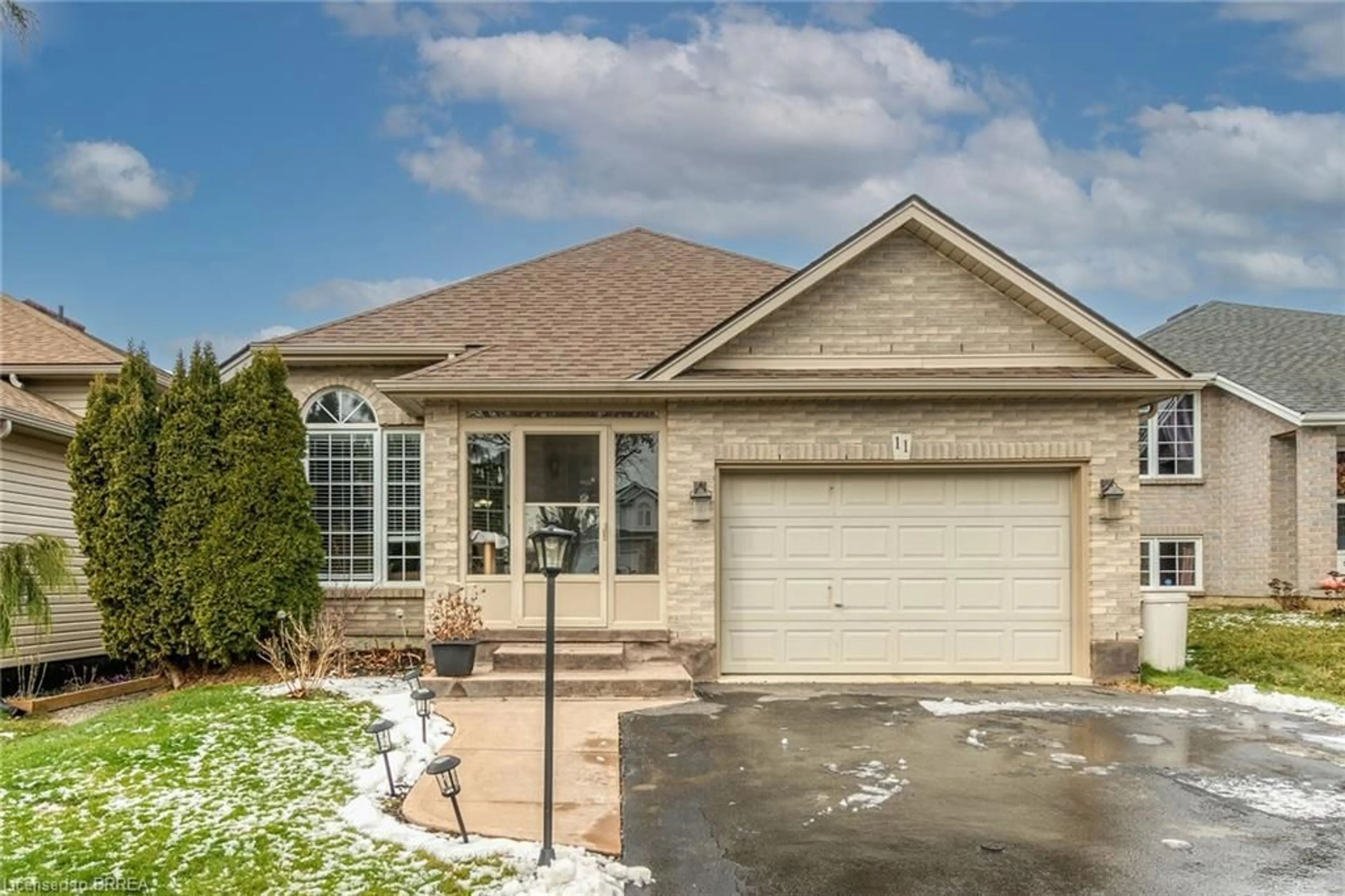 Home with brick exterior material, street for 11 Gaal Crt, Brantford Ontario N3T 6R4