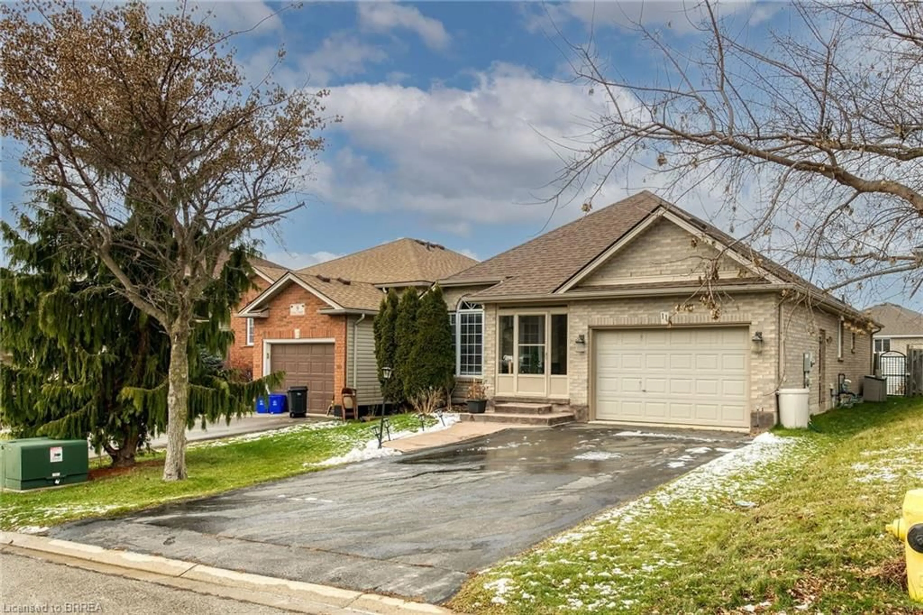 Home with brick exterior material, street for 11 Gaal Crt, Brantford Ontario N3T 6R4