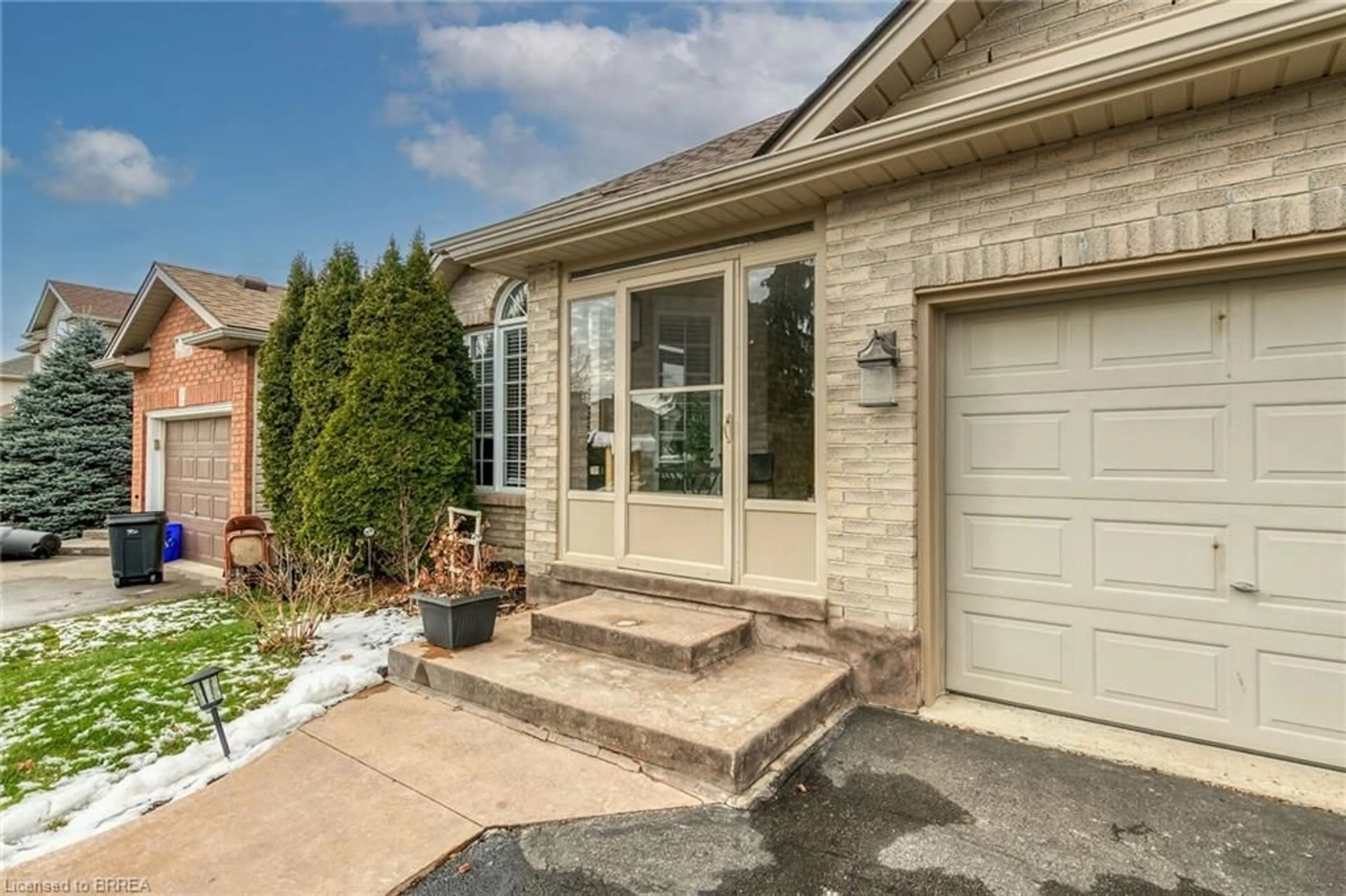 Home with brick exterior material, street for 11 Gaal Crt, Brantford Ontario N3T 6R4