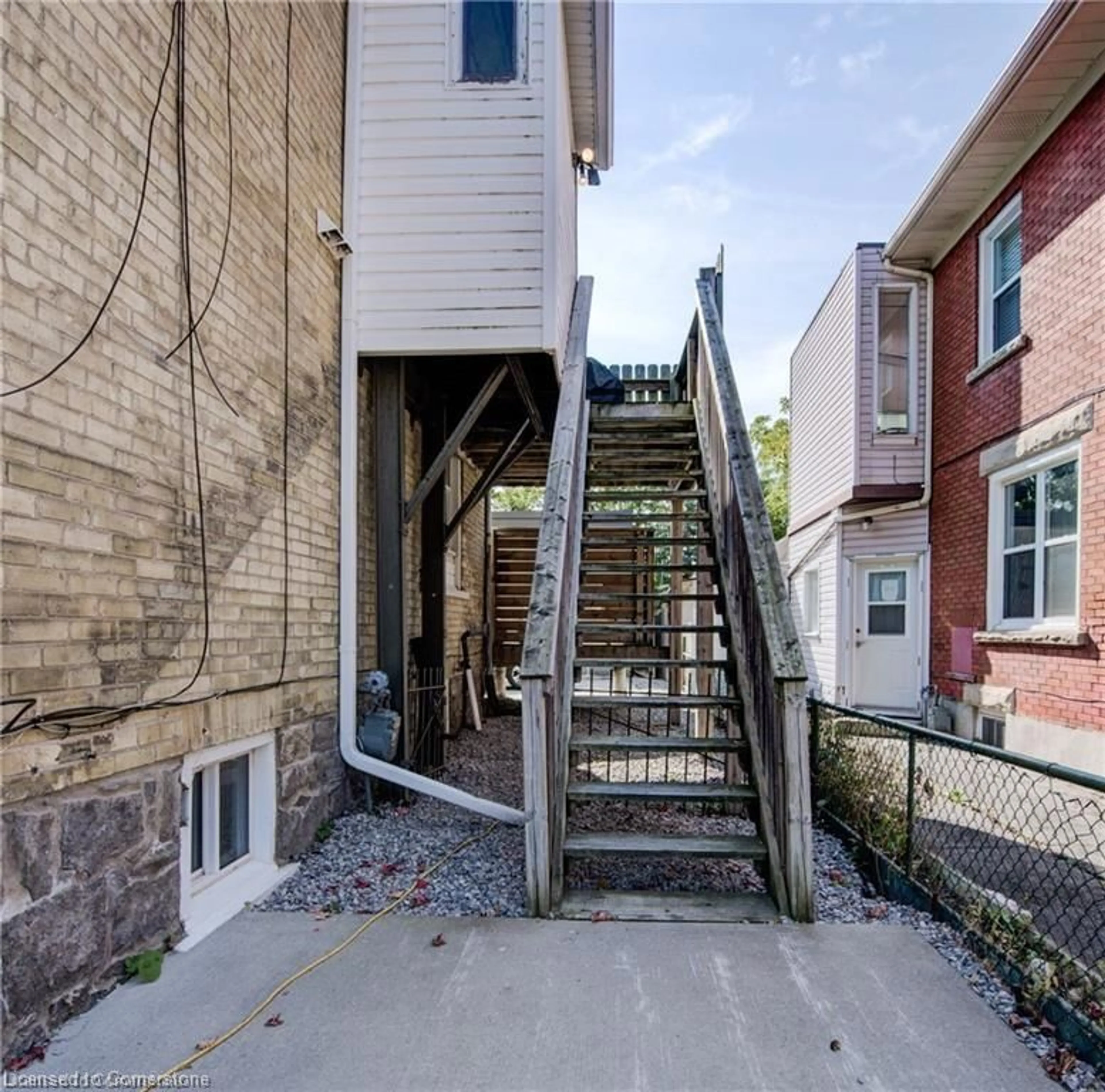 Stairs for 203 Breithaupt St, Kitchener Ontario N2H 5H3