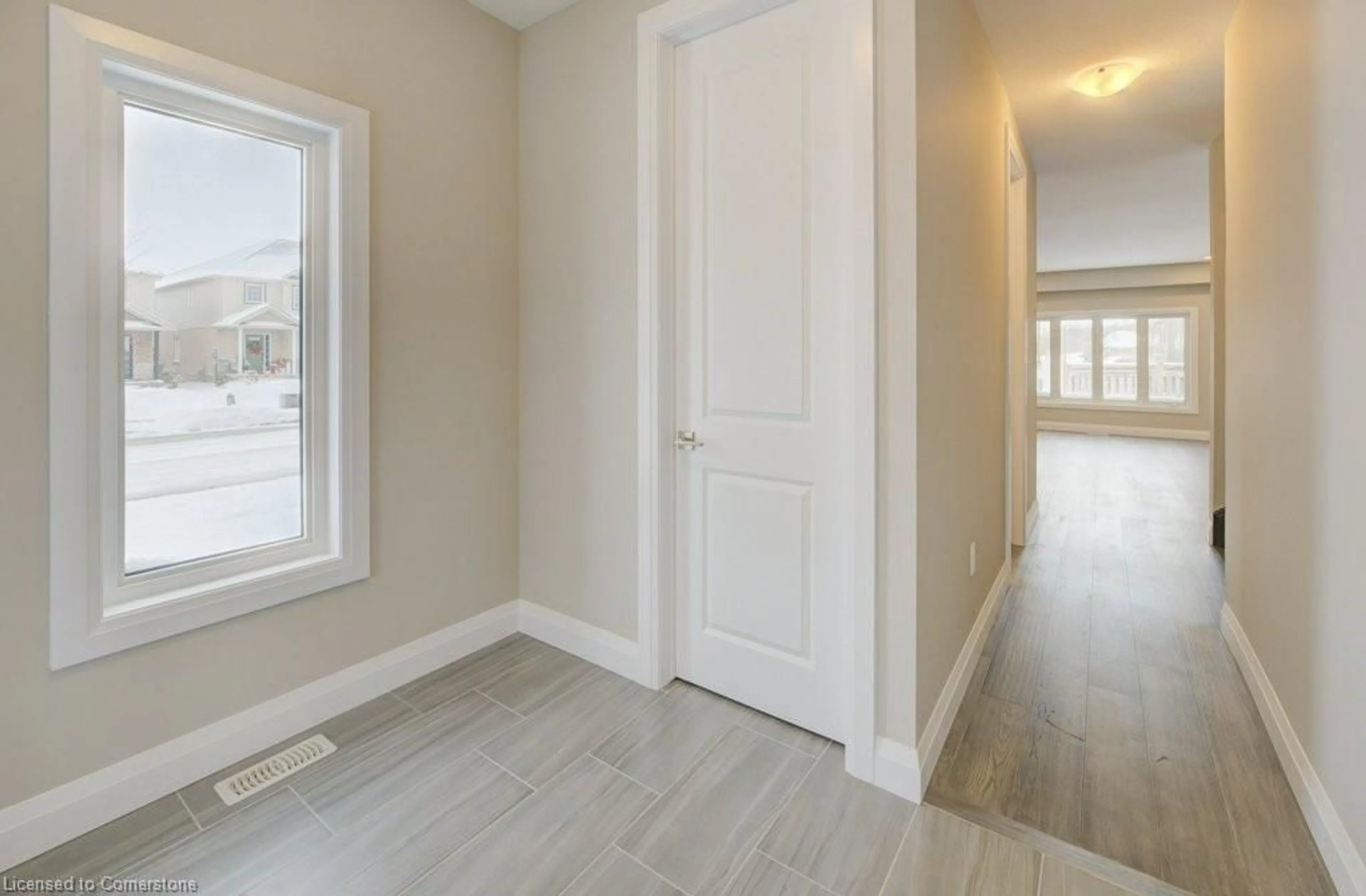 Indoor entryway for 94 Isaac St, Elmira Ontario N3B 1N3