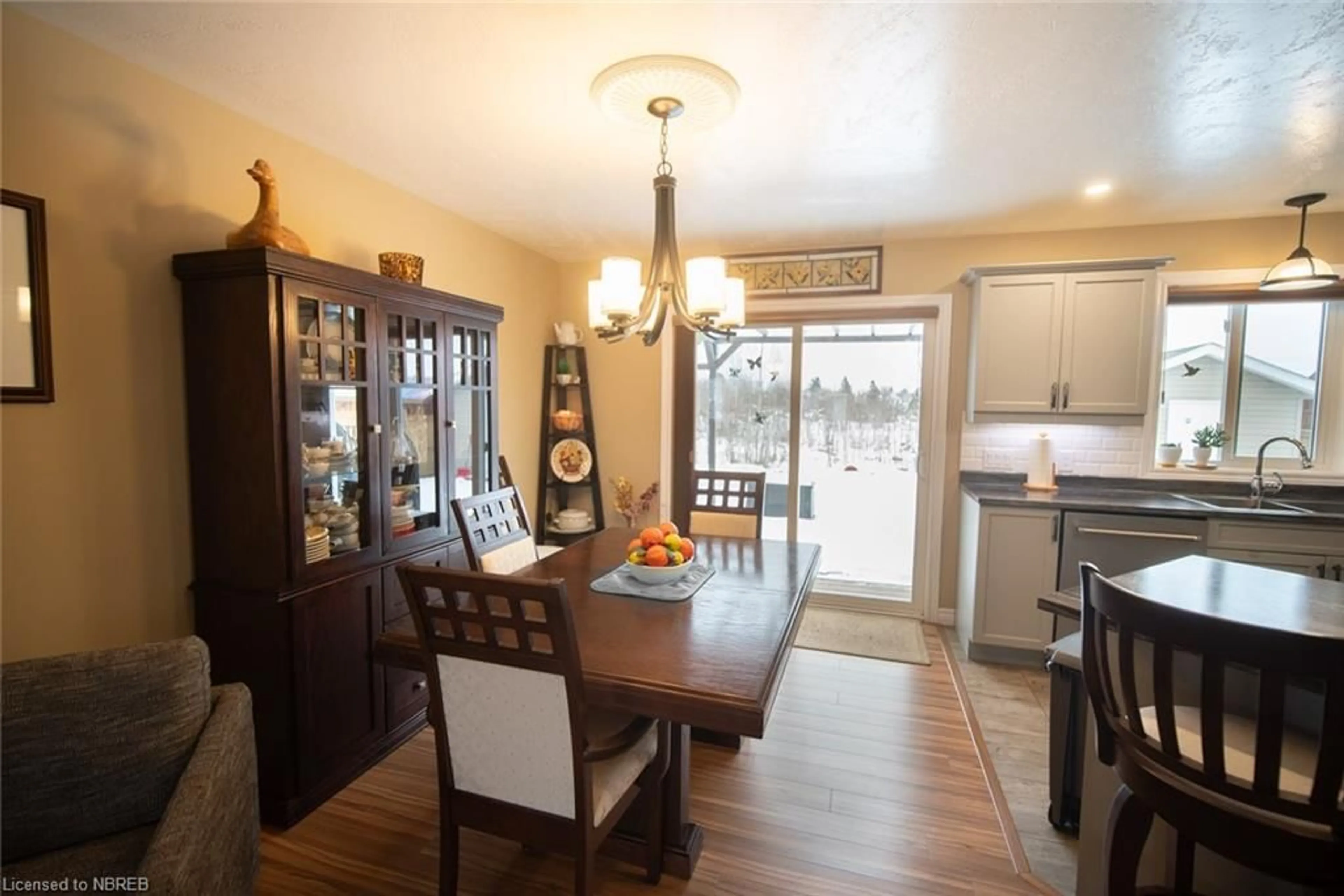 Dining room, wood/laminate floor for 196 Dovercourt Rd, Sturgeon Falls Ontario P2B 0B5