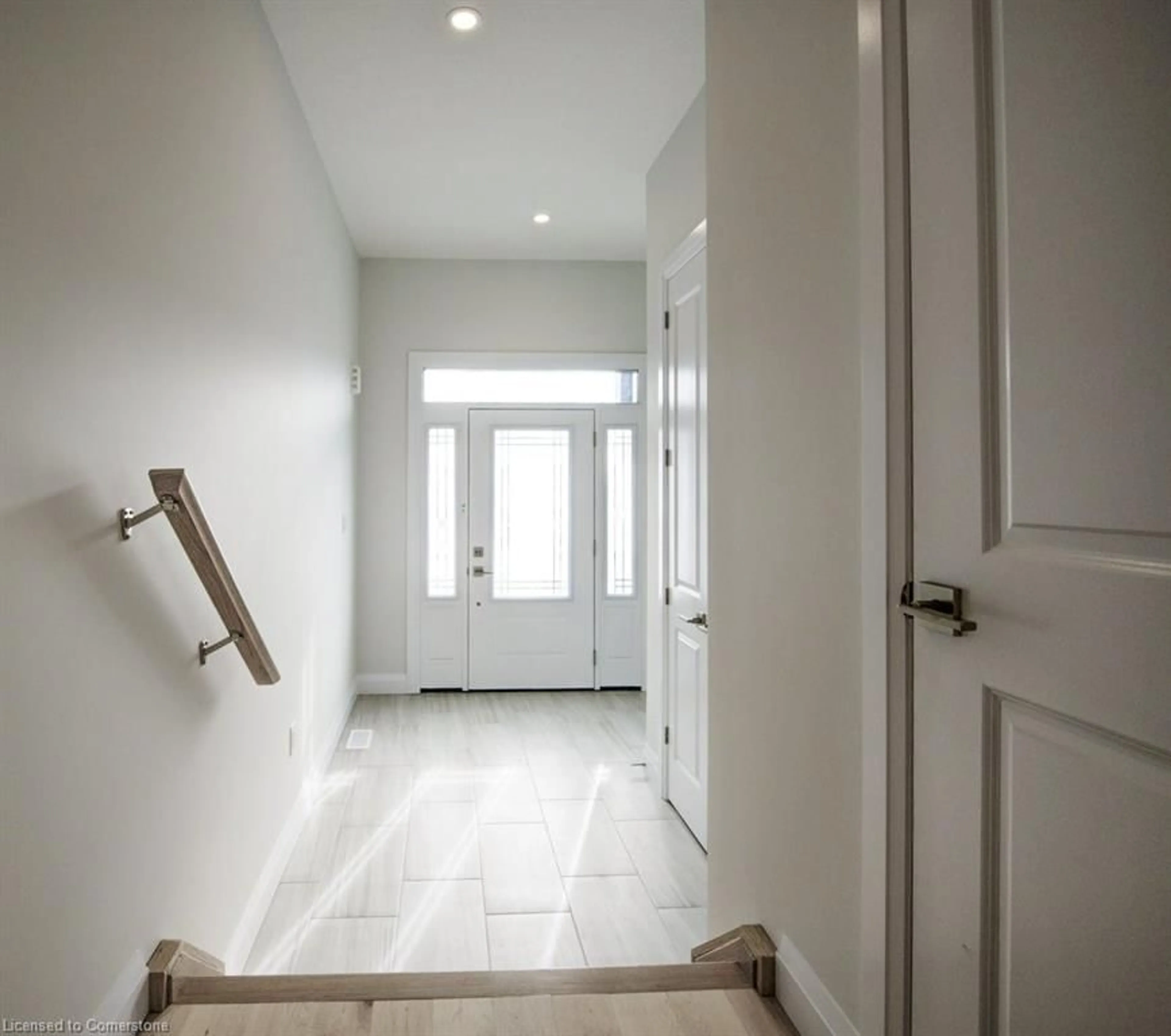 Indoor entryway for 236 Applewood St, Plattsville Ontario N0J 1S0