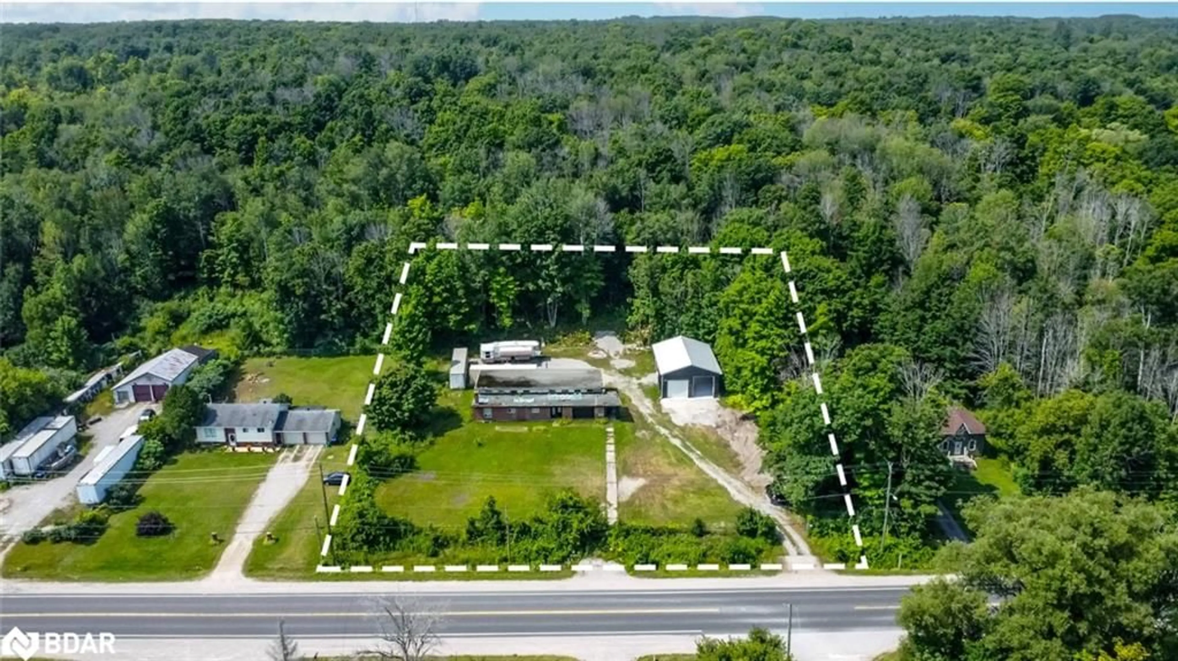 A pic from outside/outdoor area/front of a property/back of a property/a pic from drone, building for 12864 County Rd 16, Coldwater Ontario L0K 1E0