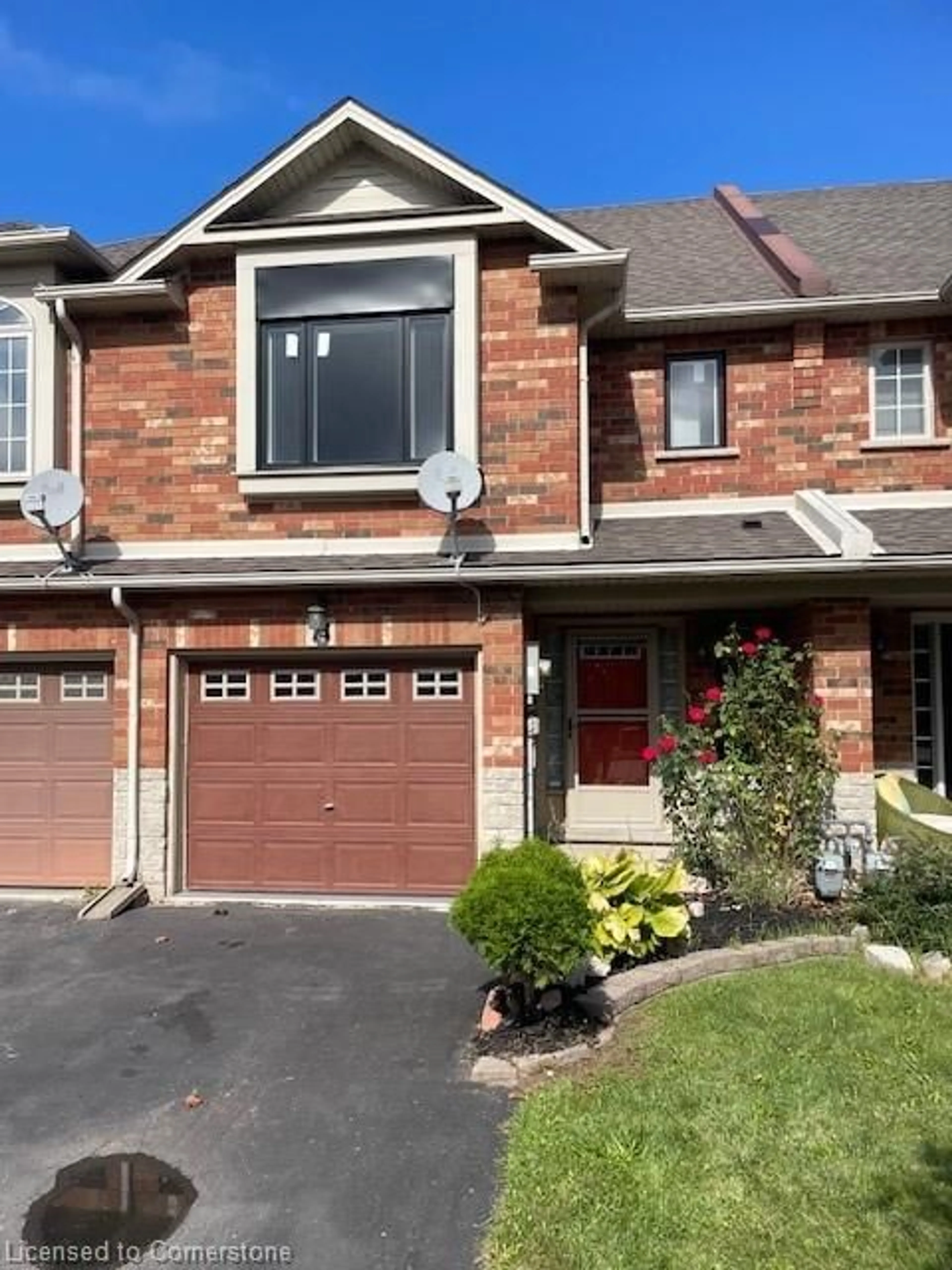 Home with brick exterior material, street for 74 Magnolia Cres, Grimsby Ontario L3M 5R4