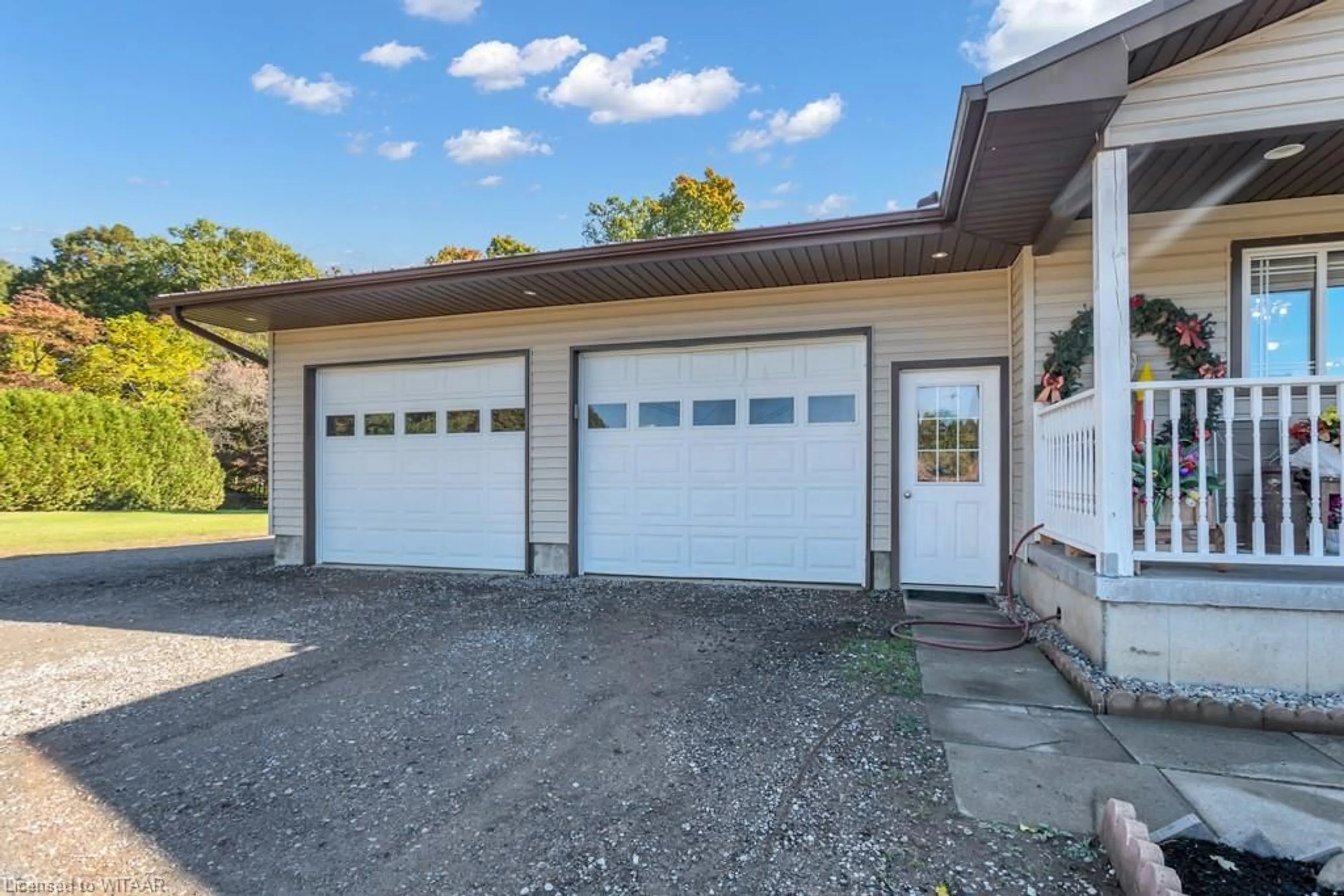 Indoor garage for 8180 Owl Cage Rd, Bayham (Munic) Ontario N0J 1Y0