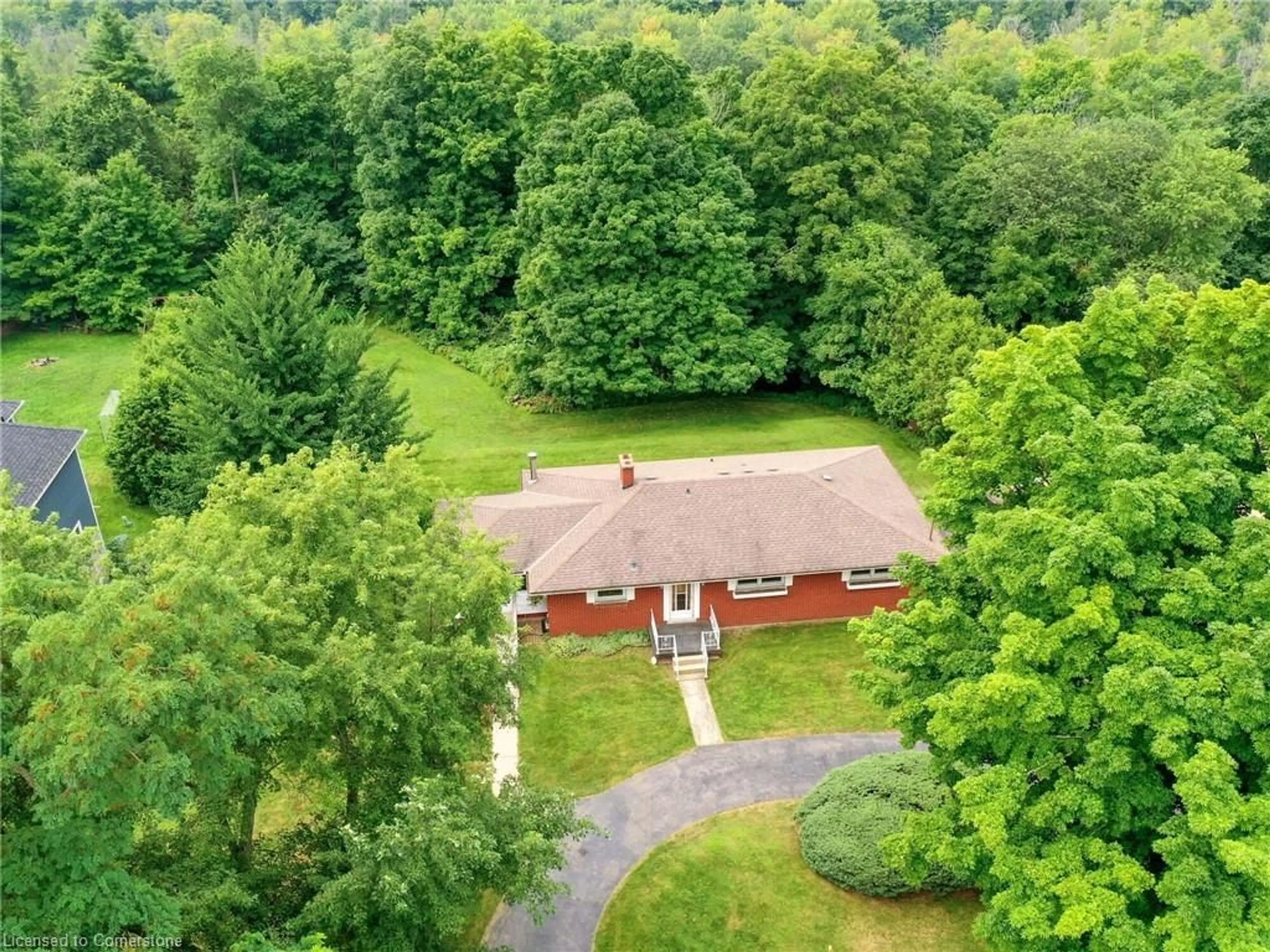 A pic from outside/outdoor area/front of a property/back of a property/a pic from drone, unknown for 5244 Cedar Springs Rd, Burlington Ontario L7P 0B9