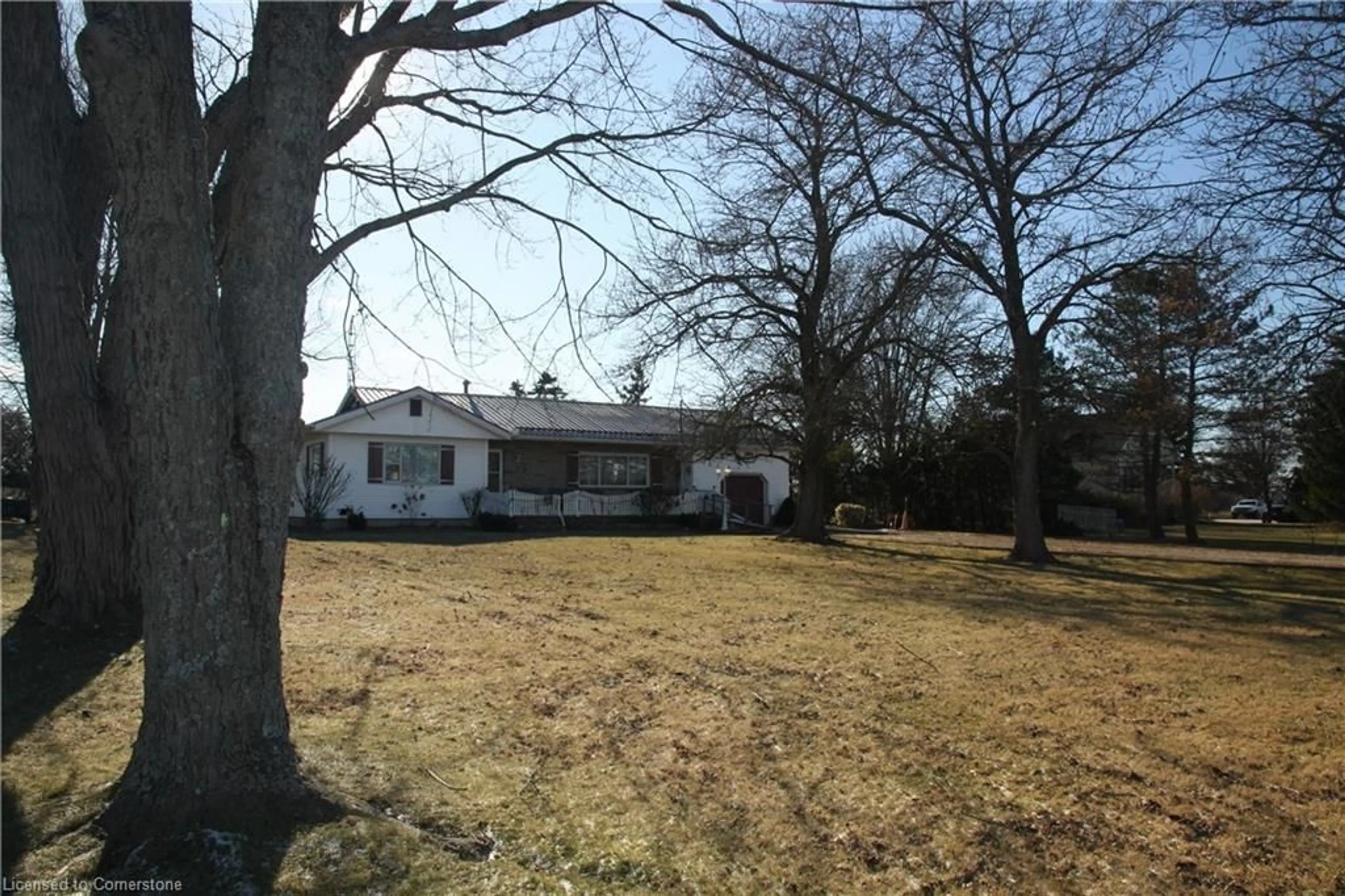 A pic from outside/outdoor area/front of a property/back of a property/a pic from drone, street for 5900 Rainham Rd, Dunnville Ontario N1A 2W8