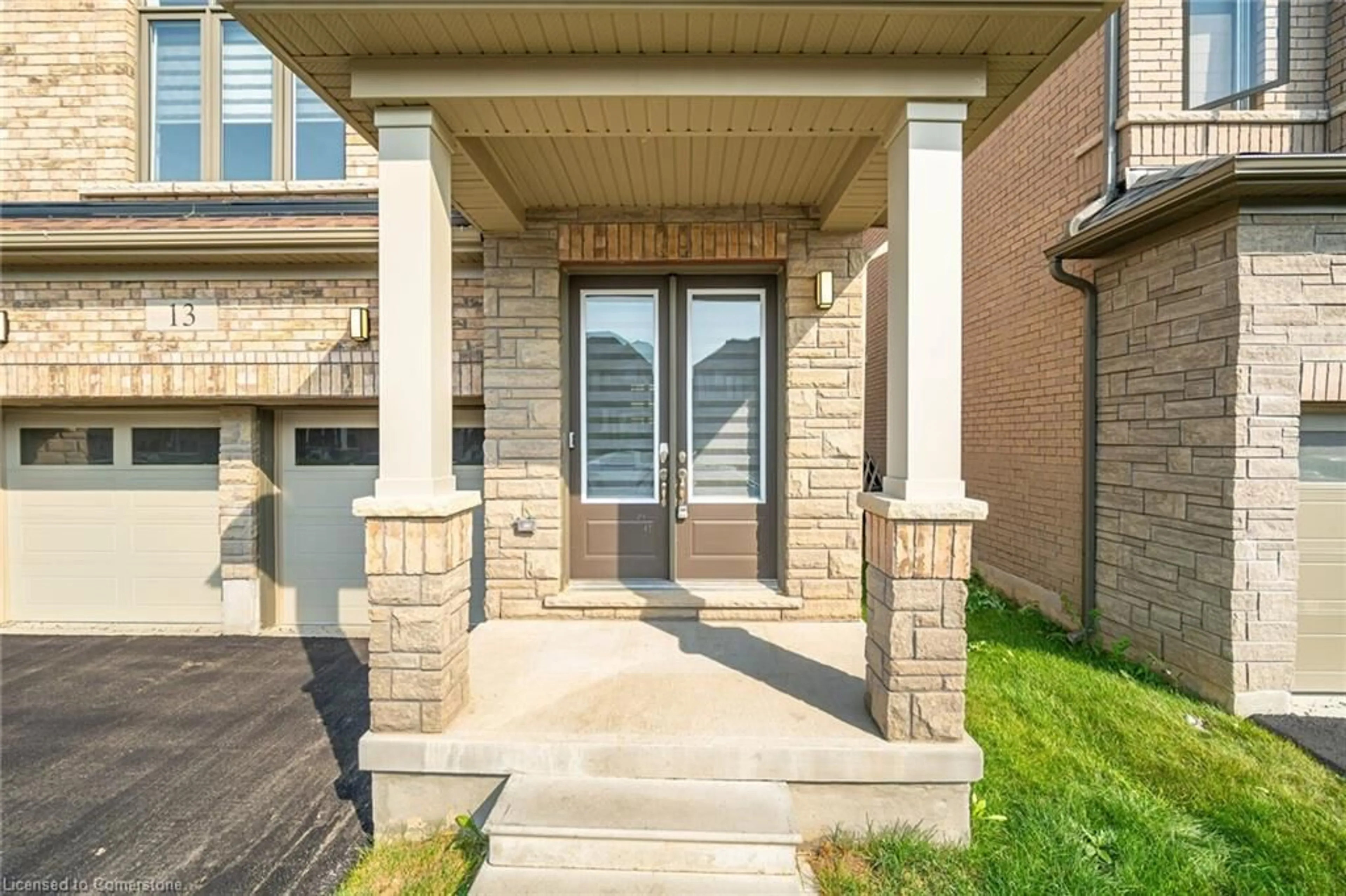 Indoor entryway for 13 Rustic Oak Trail Trail, Ayr Ontario N0B 1E0