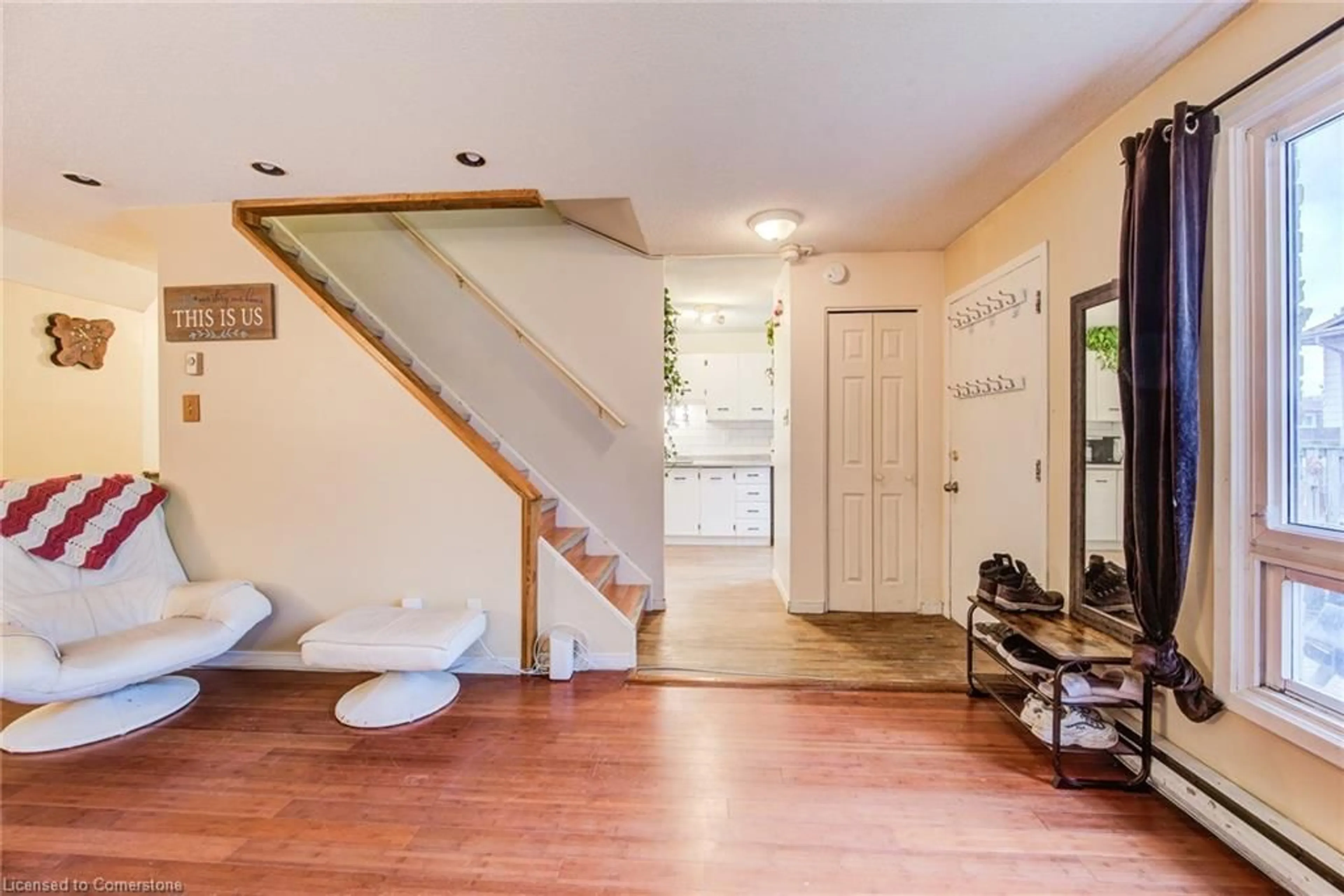 Indoor entryway for 249 Cedarbrae Ave #16, Waterloo Ontario N2L 4S8