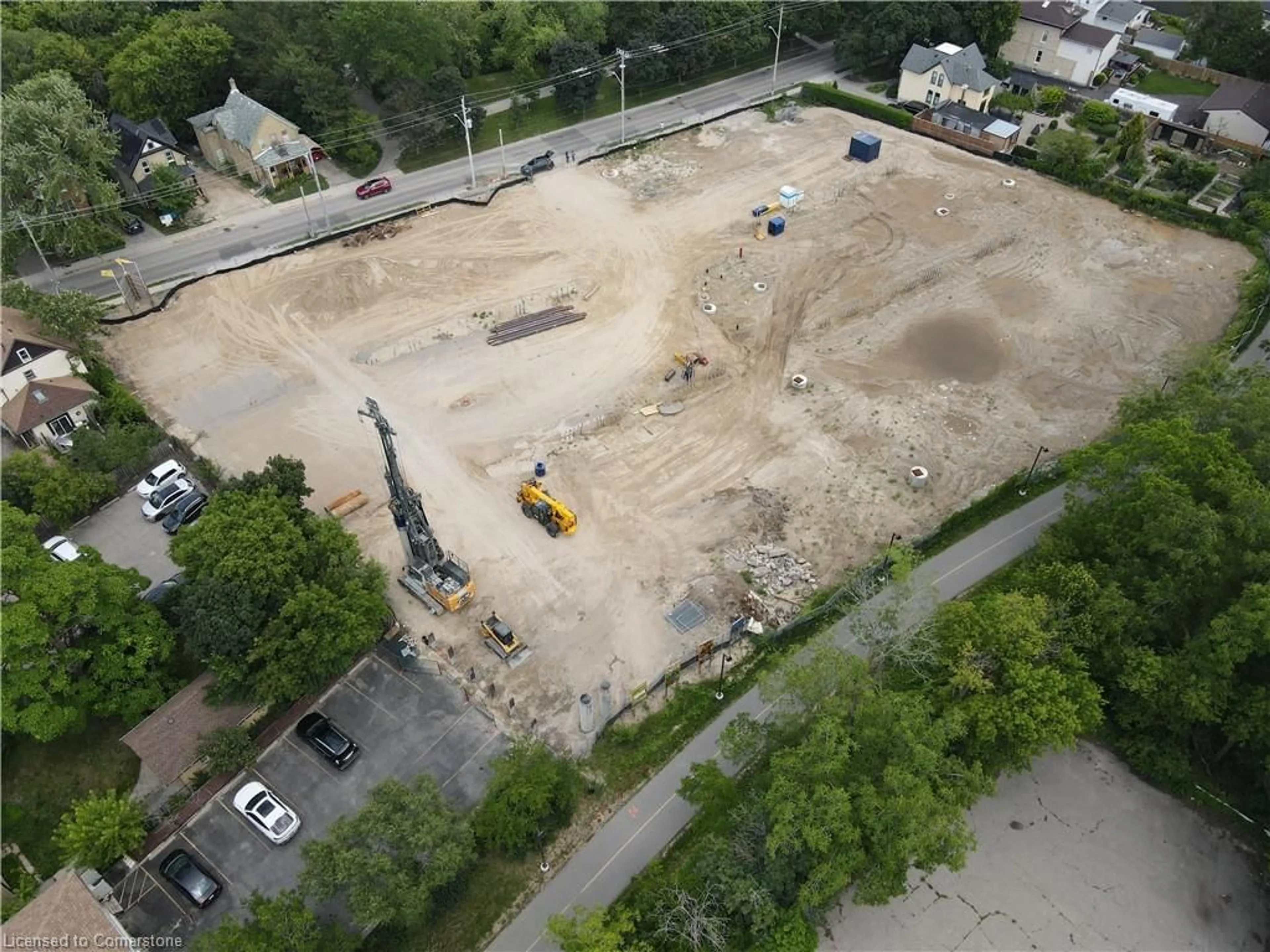 A pic from outside/outdoor area/front of a property/back of a property/a pic from drone, building for 31 Mill St #26, Kitchener Ontario N2G 2Y2