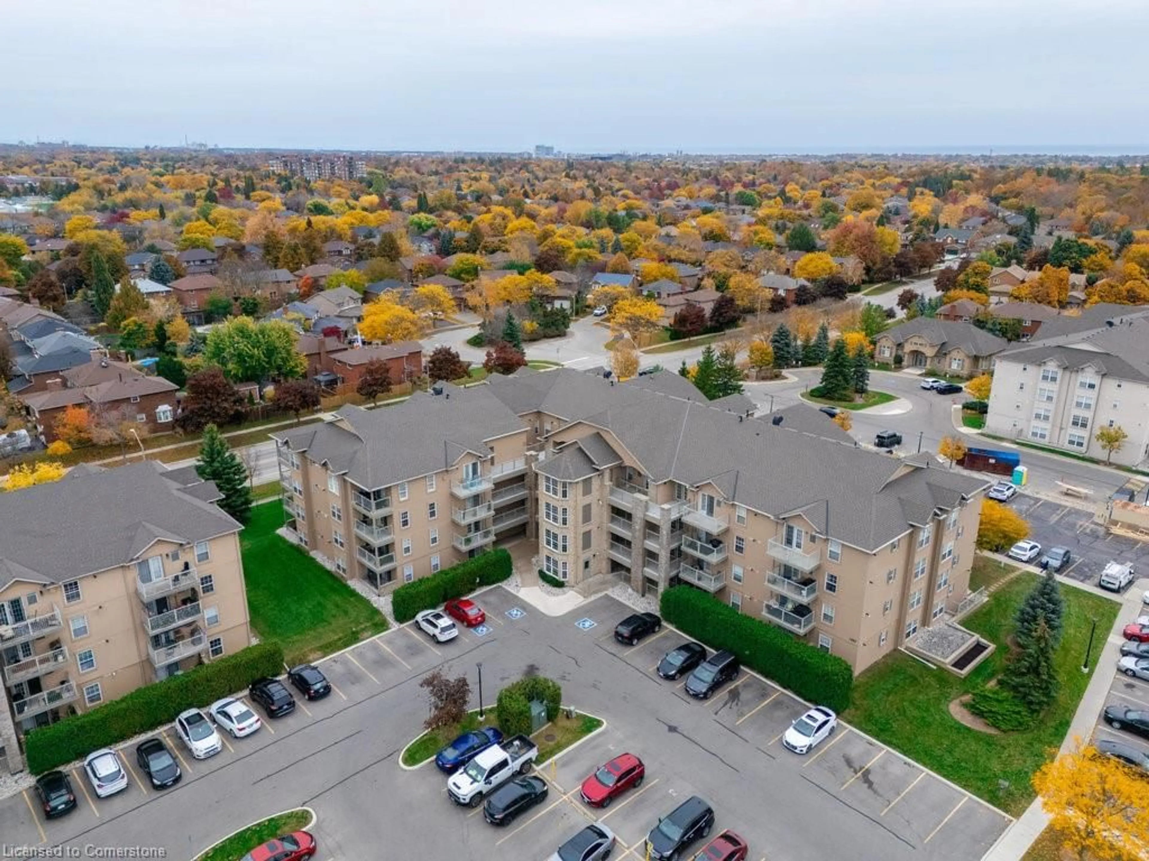 A pic from outside/outdoor area/front of a property/back of a property/a pic from drone, unknown for 1460 Bishops Gate #103, Oakville Ontario L6M 4N5