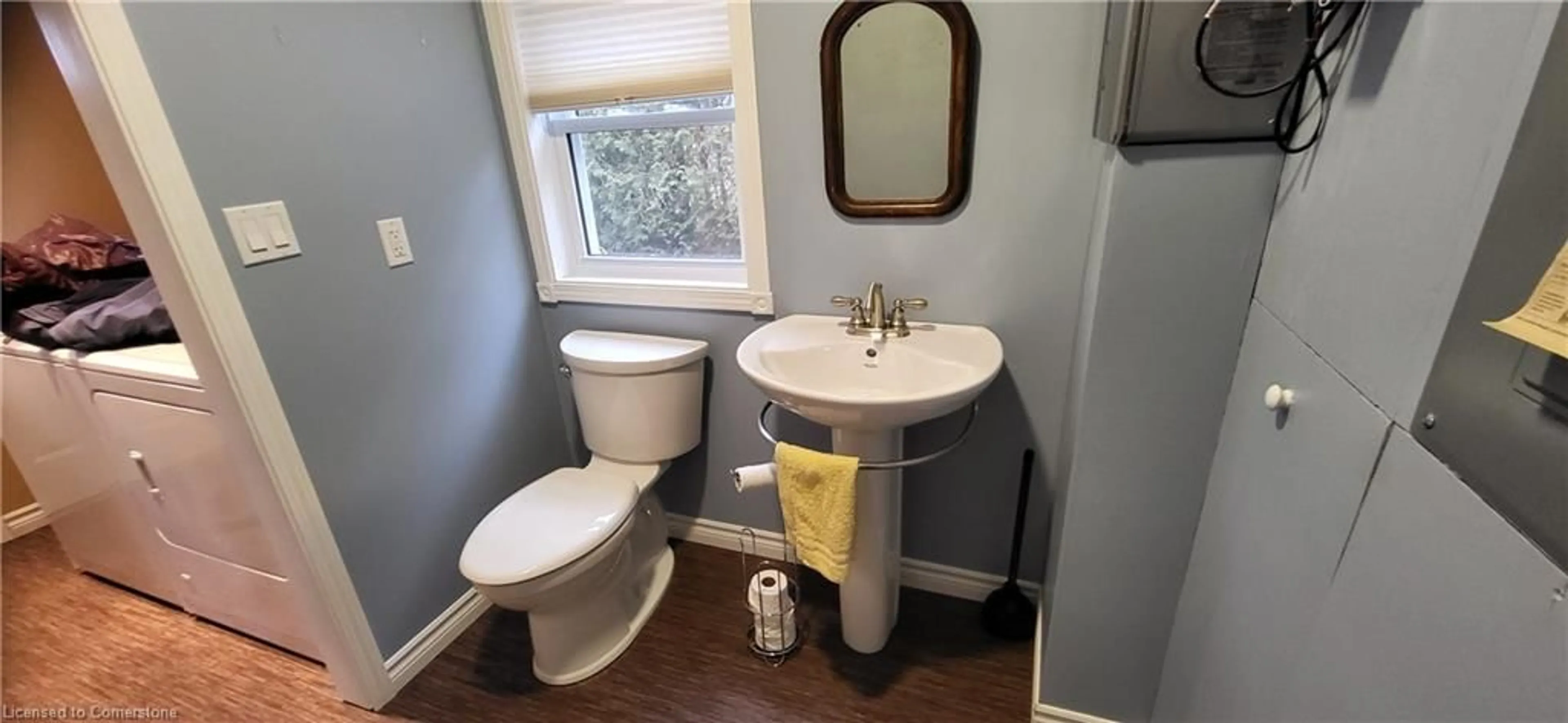 Standard bathroom, unknown for 481 Elm St, Bothwell Ontario N0P 1C0