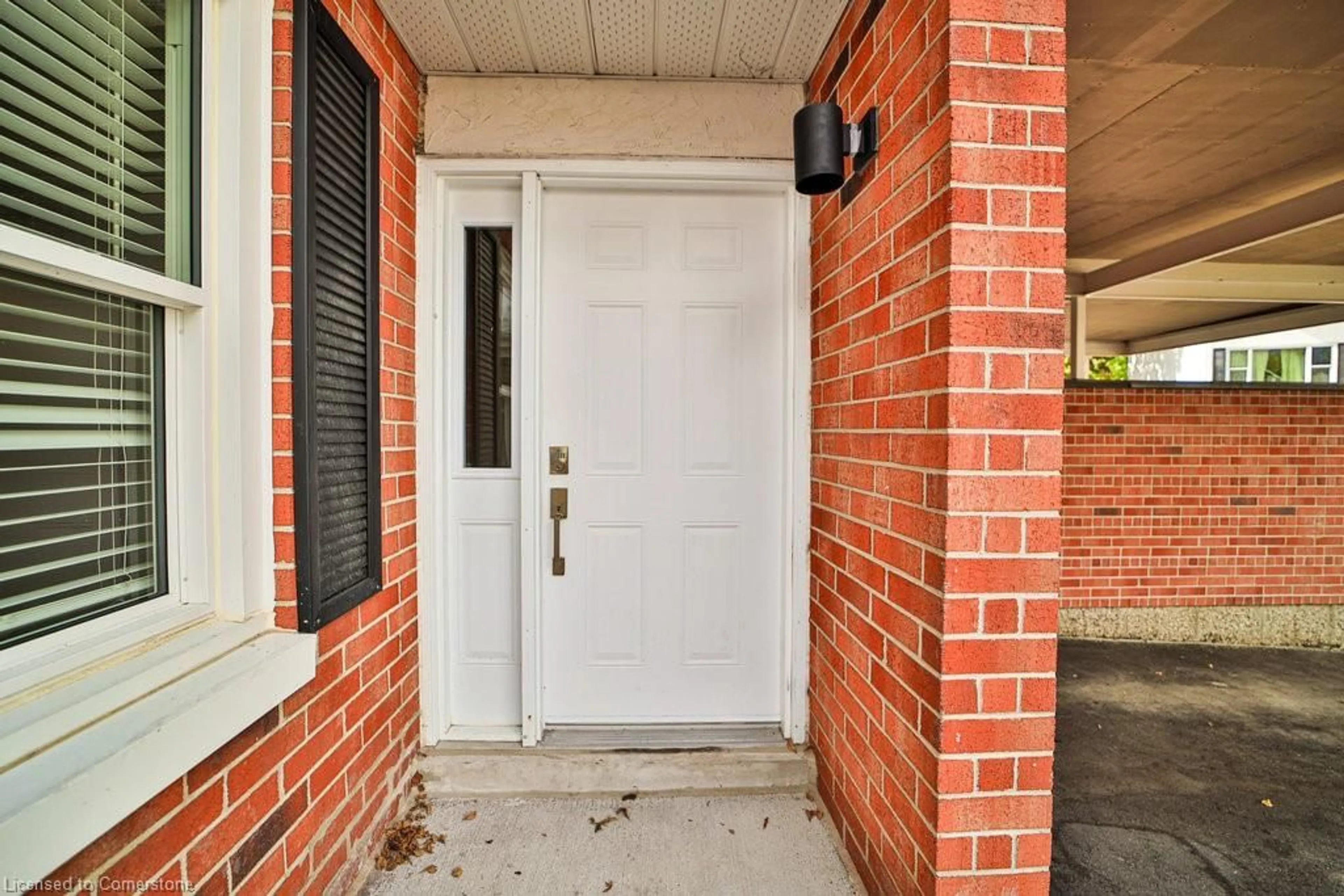 Indoor entryway for 403 Keats Way #4, Waterloo Ontario N2L 5S7