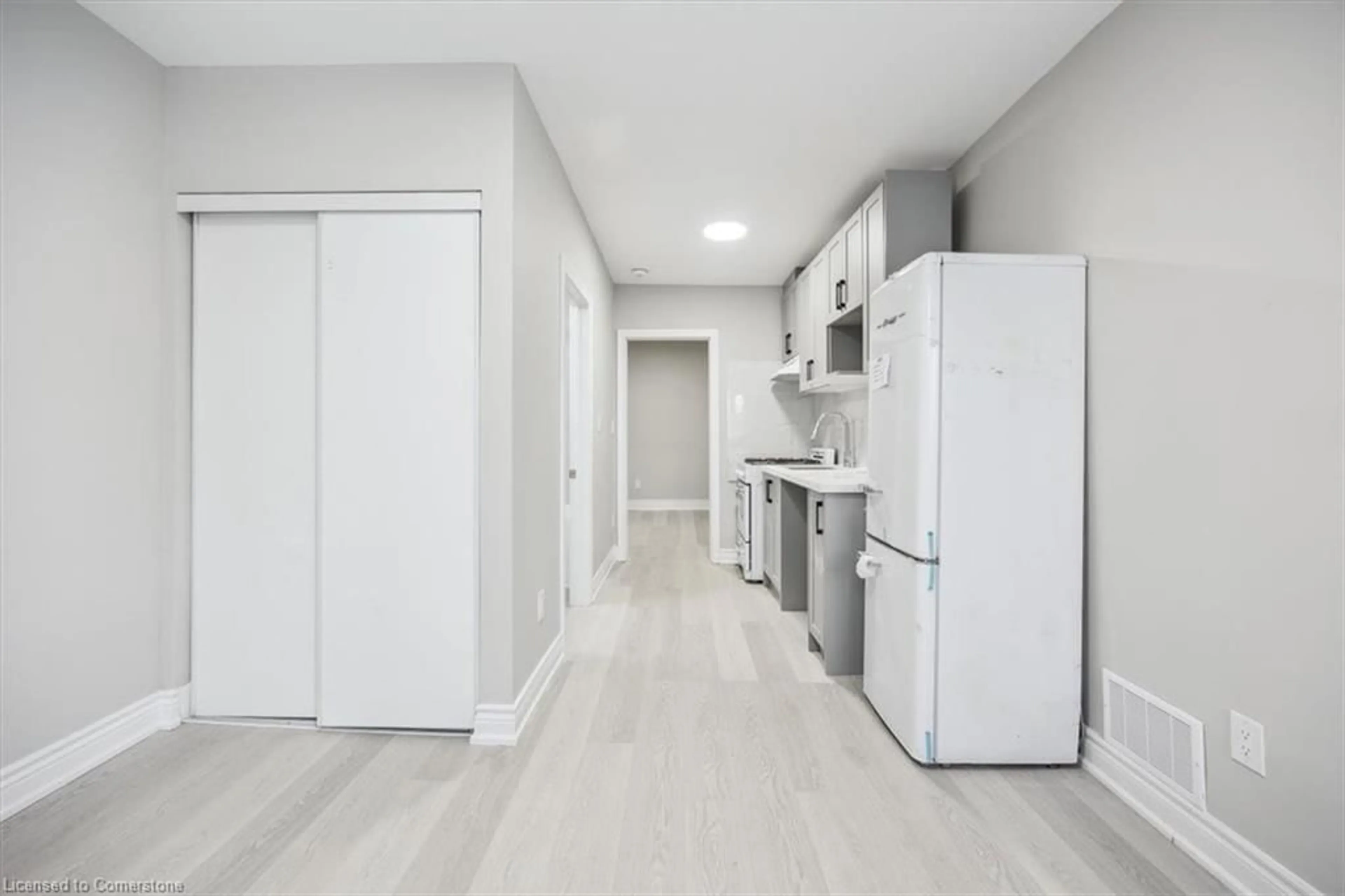 Laundry room for 137 West Ave, Hamilton Ontario L8L 5C4