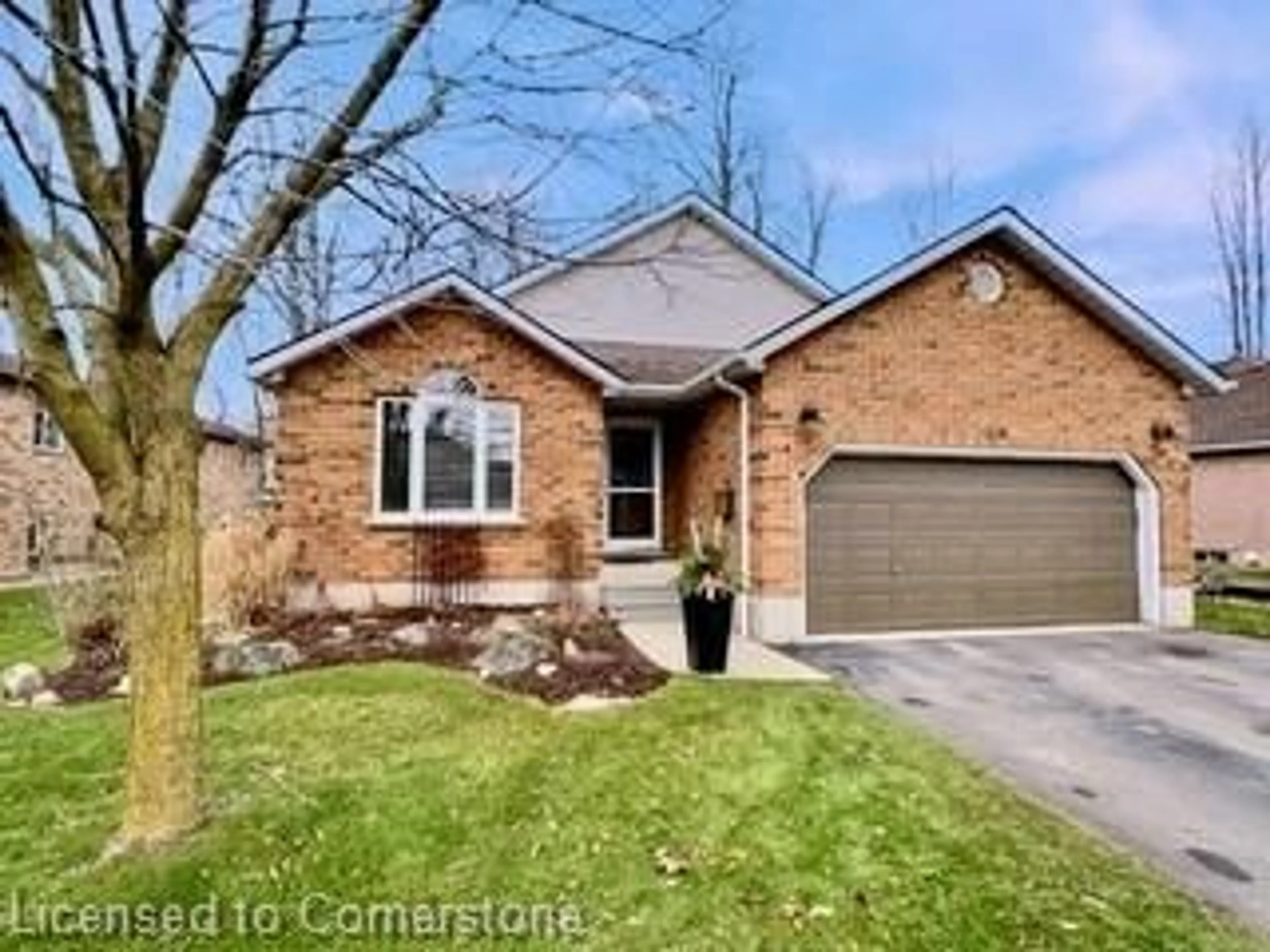 Home with brick exterior material, street for 225 Eby Cres, New Hamburg Ontario N3A 1Y9