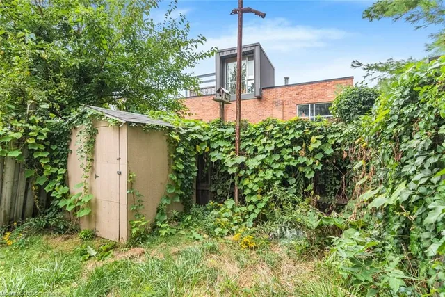Additional property image - 583 John Street St